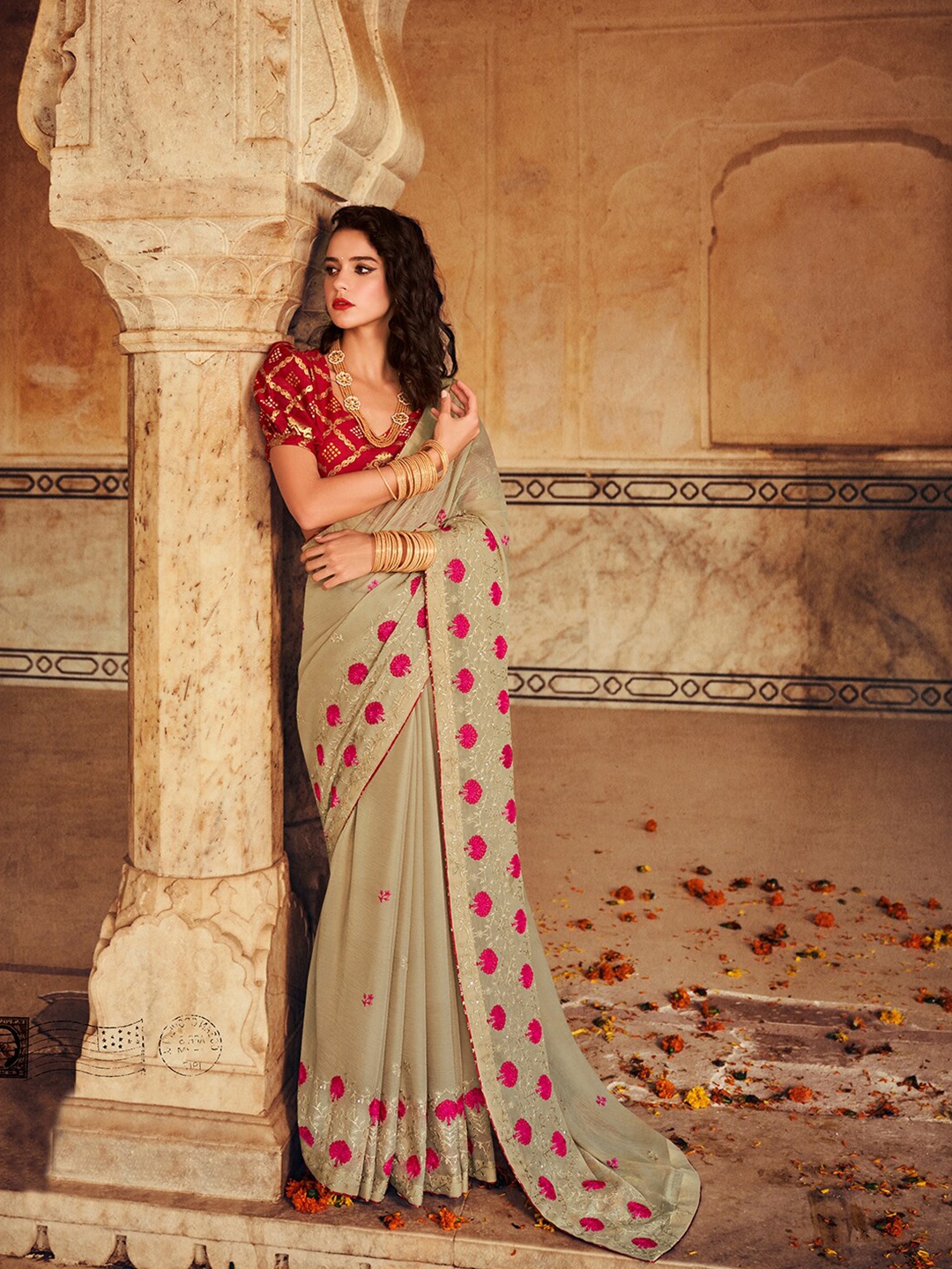 

Aarrah Floral Embroidered Pure Chiffon Saree, Beige