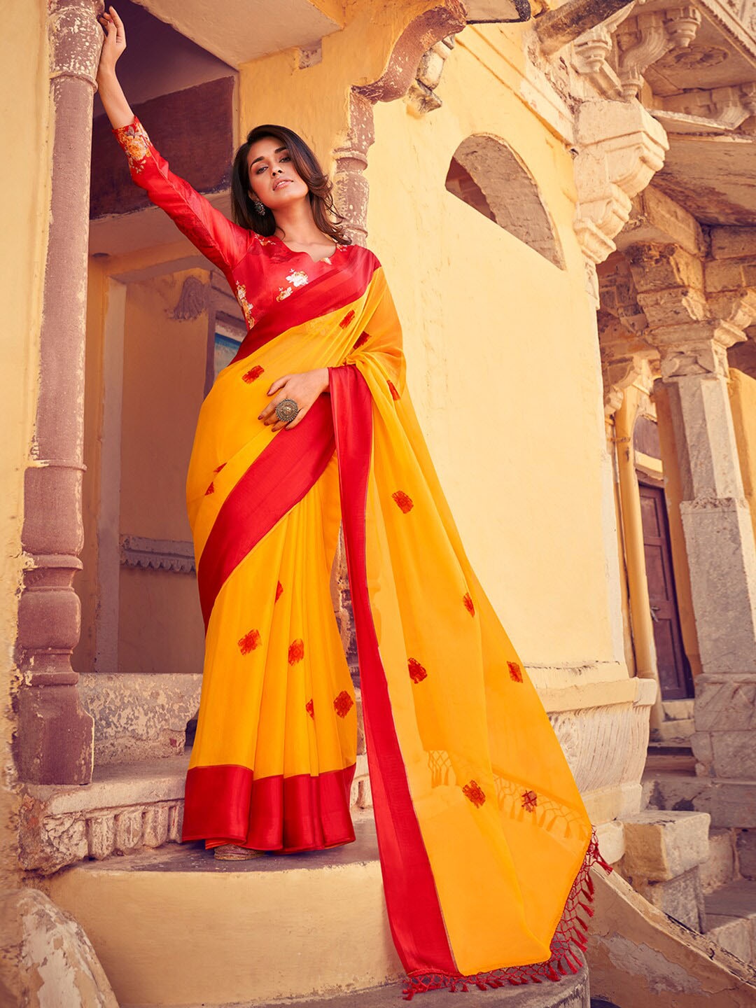 

Aarrah Ethnic Motifs Printed Saree, Yellow