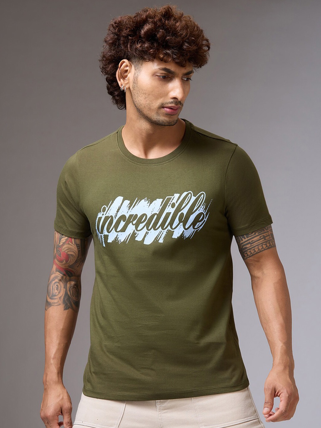 

NOIRA Typography Printed Cotton Casual T-shirt, Olive