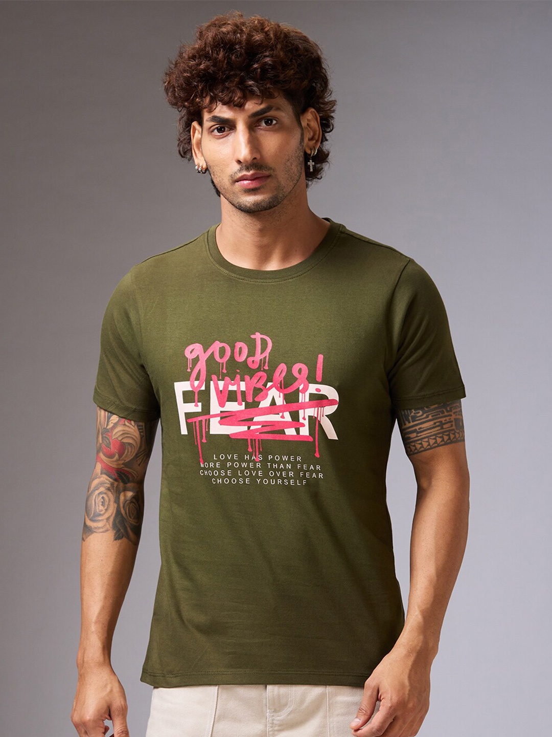 

NOIRA Typography Printed Cotton Casual T-shirt, Olive
