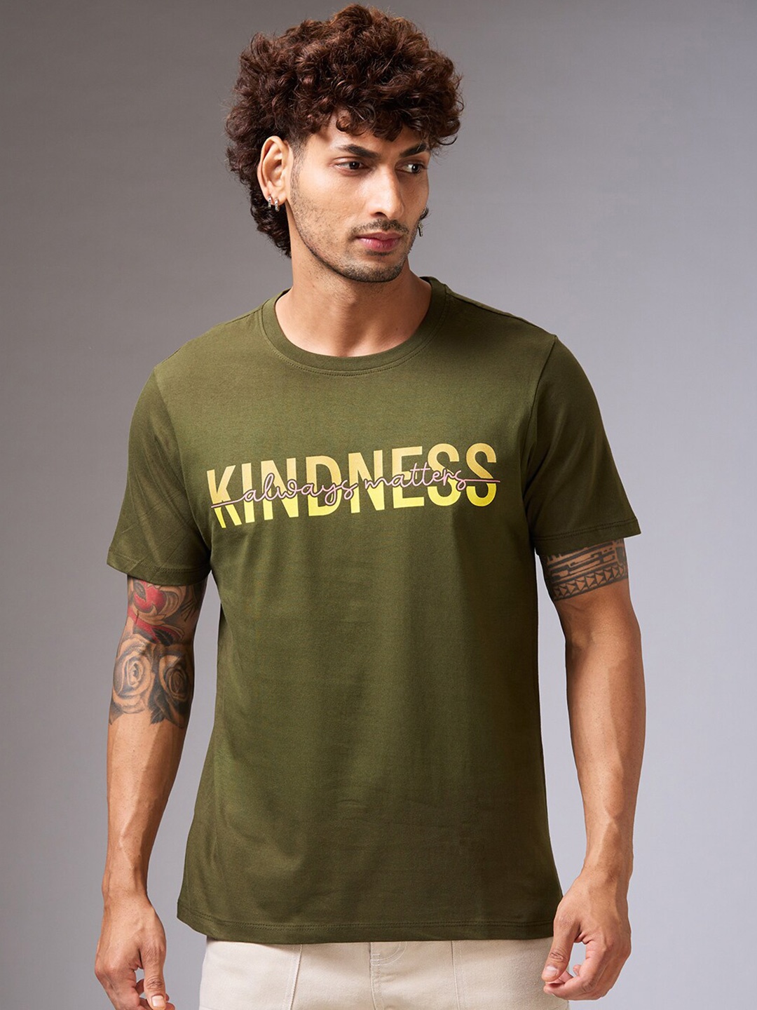 

NOIRA Typography Printed Cotton Casual T-shirt, Olive