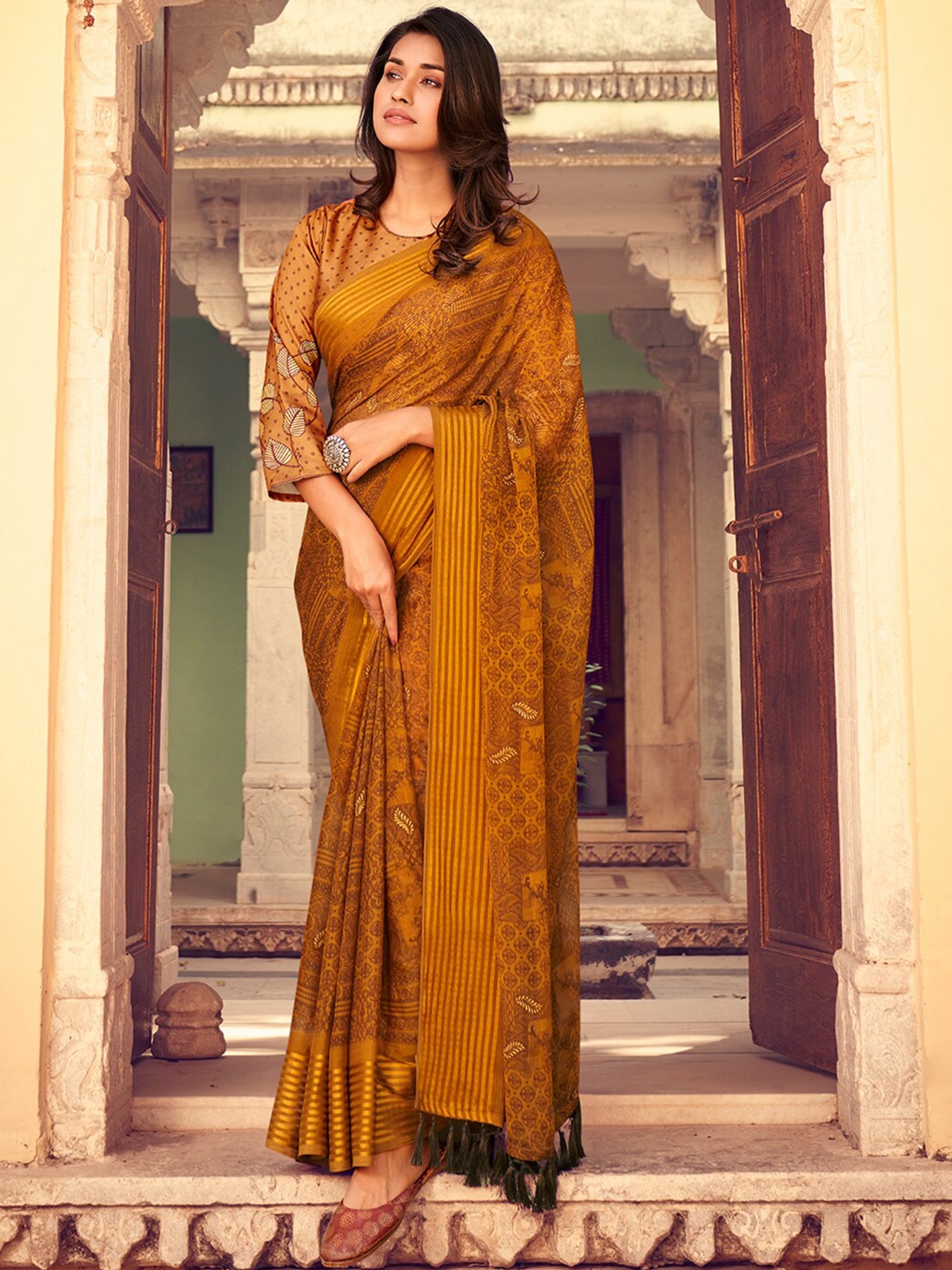 

Shaily Floral Printed Saree with Tassels, Brown