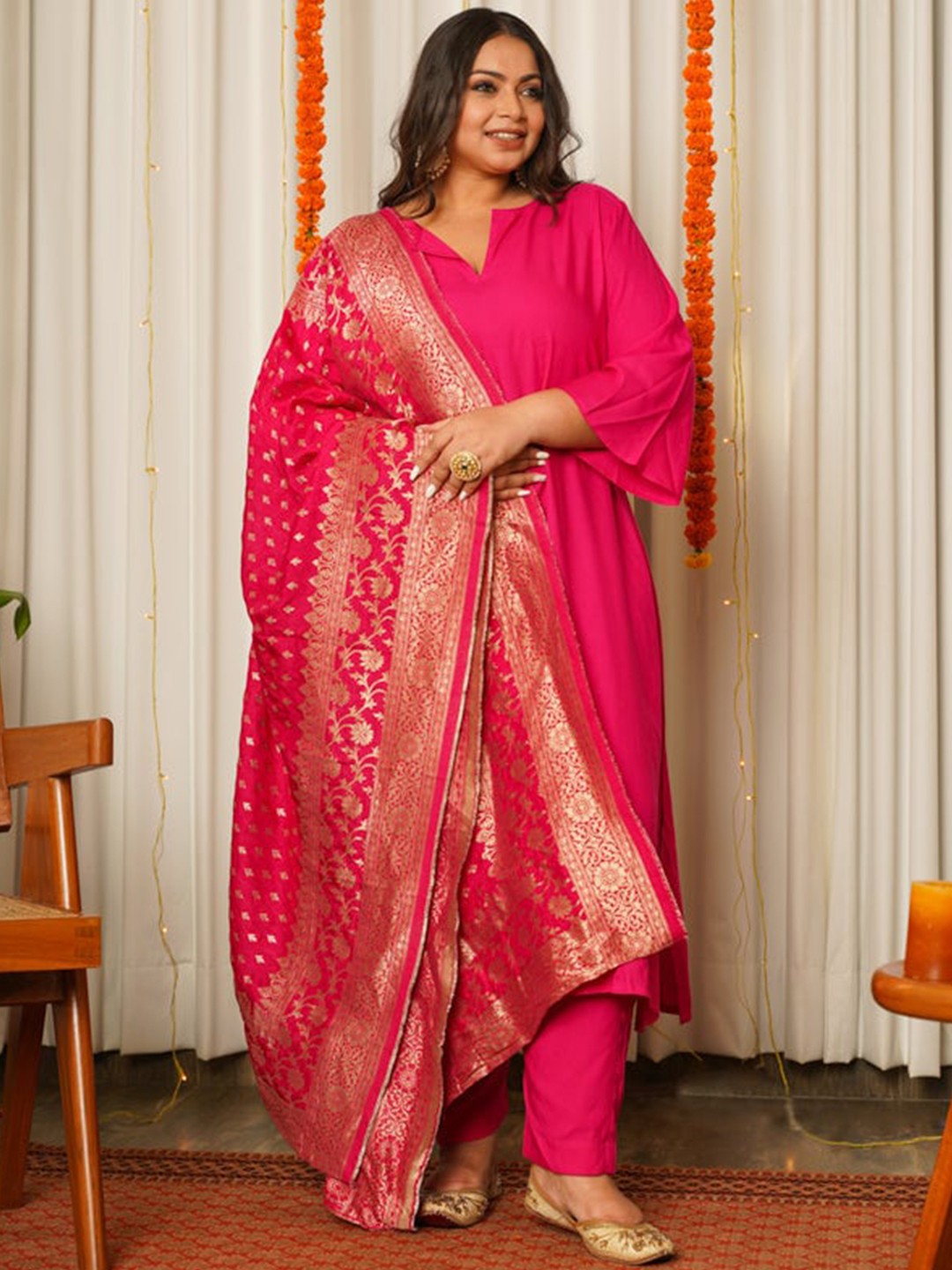 

NANGALIA RUCHIRA Plus Size Round Neck Three-Quarter Sleeves Straight Kurta Set, Pink