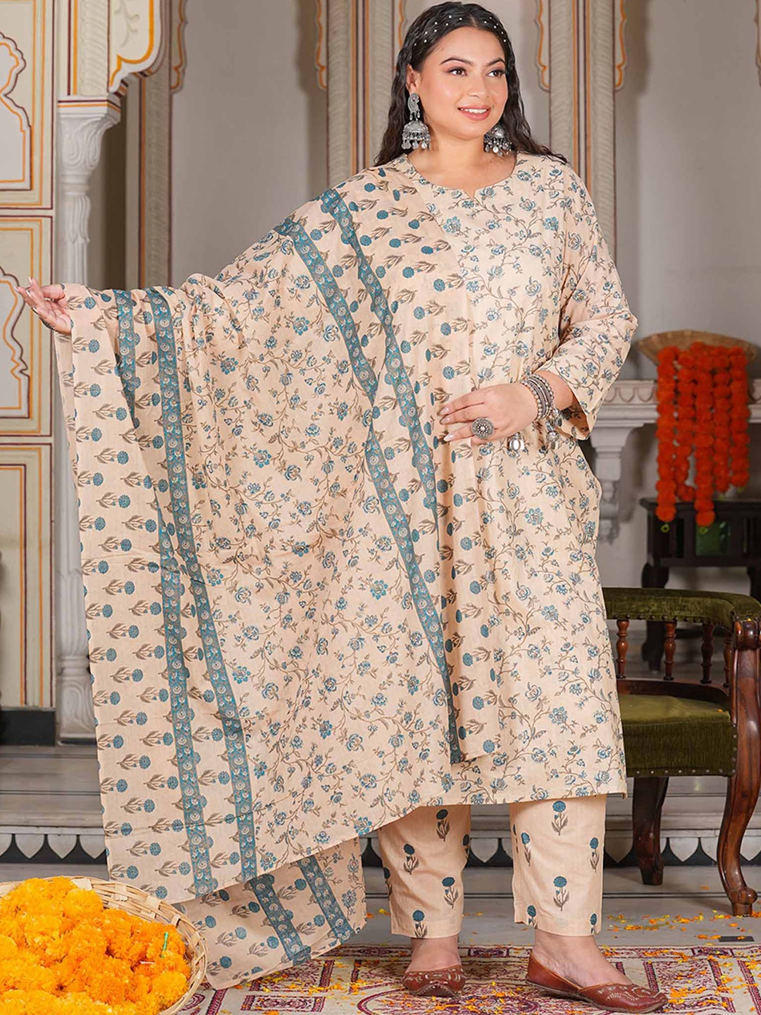 

LALI JAIPUR Plus Size Floral Printed Round Neck Three-Quarter Sleeves Kurta Set, Cream