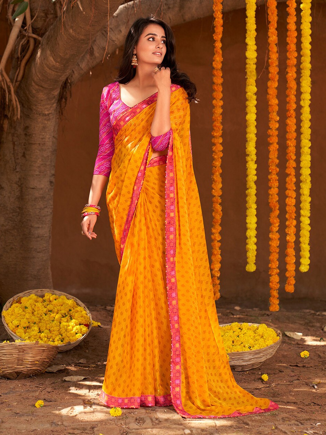 

HRITIKA Ethnic Motifs Pure Chiffon Saree, Yellow