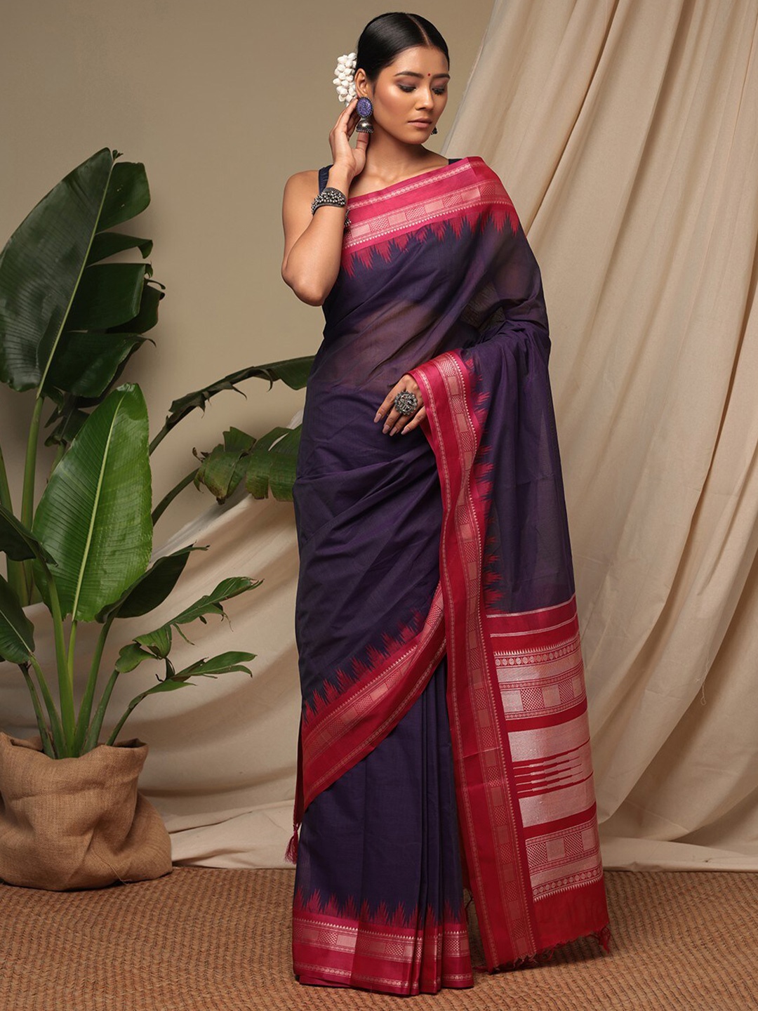 

Sutra Art of Clothing Zari Pure Cotton Saree, Purple
