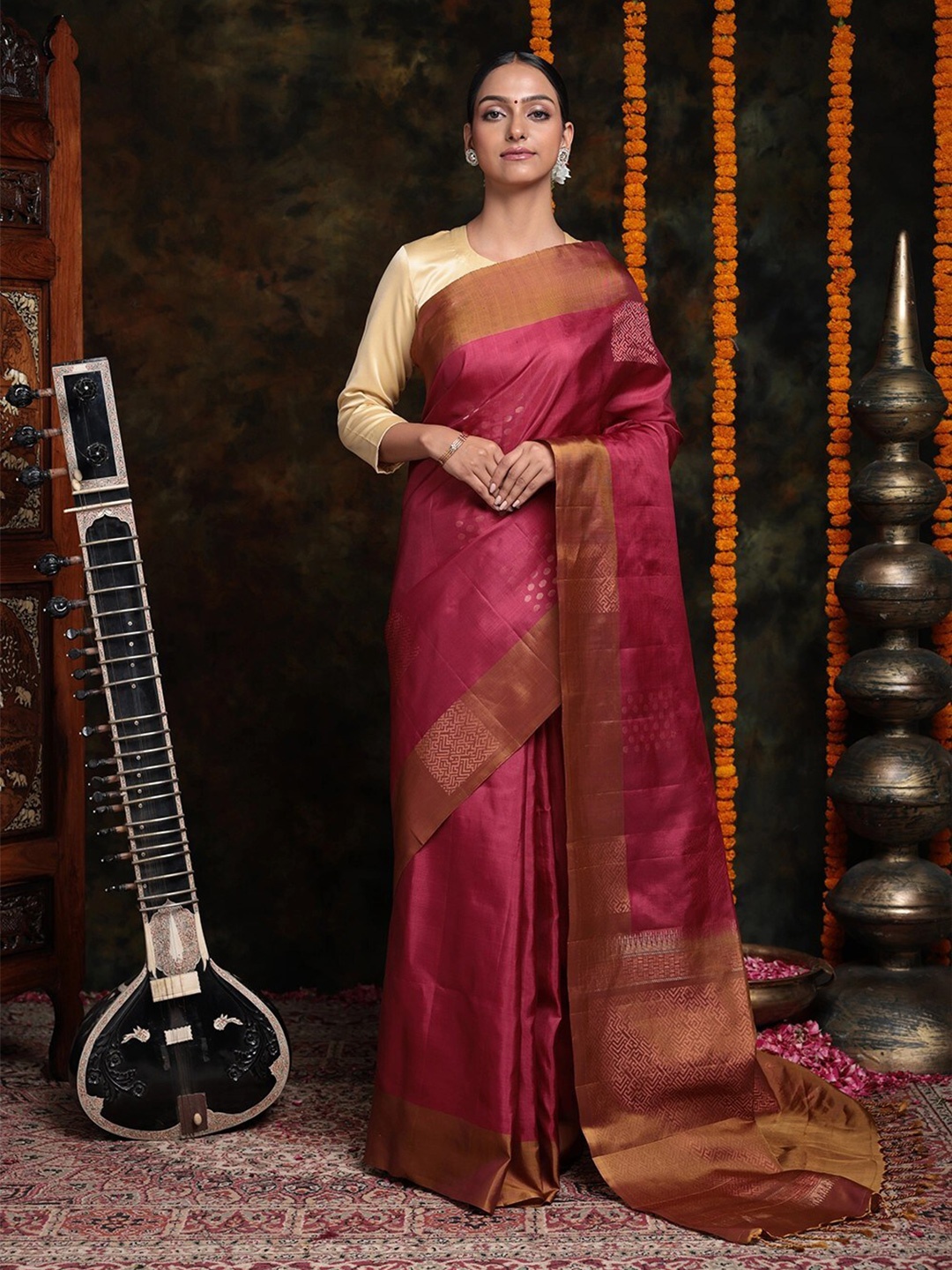

Sutra Art of Clothing Woven Design Zari Pure Silk Saree, Pink