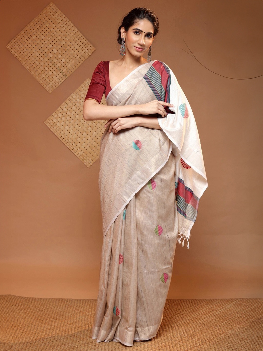 

Sutra Art of Clothing Woven Design Pure Silk Saree, White