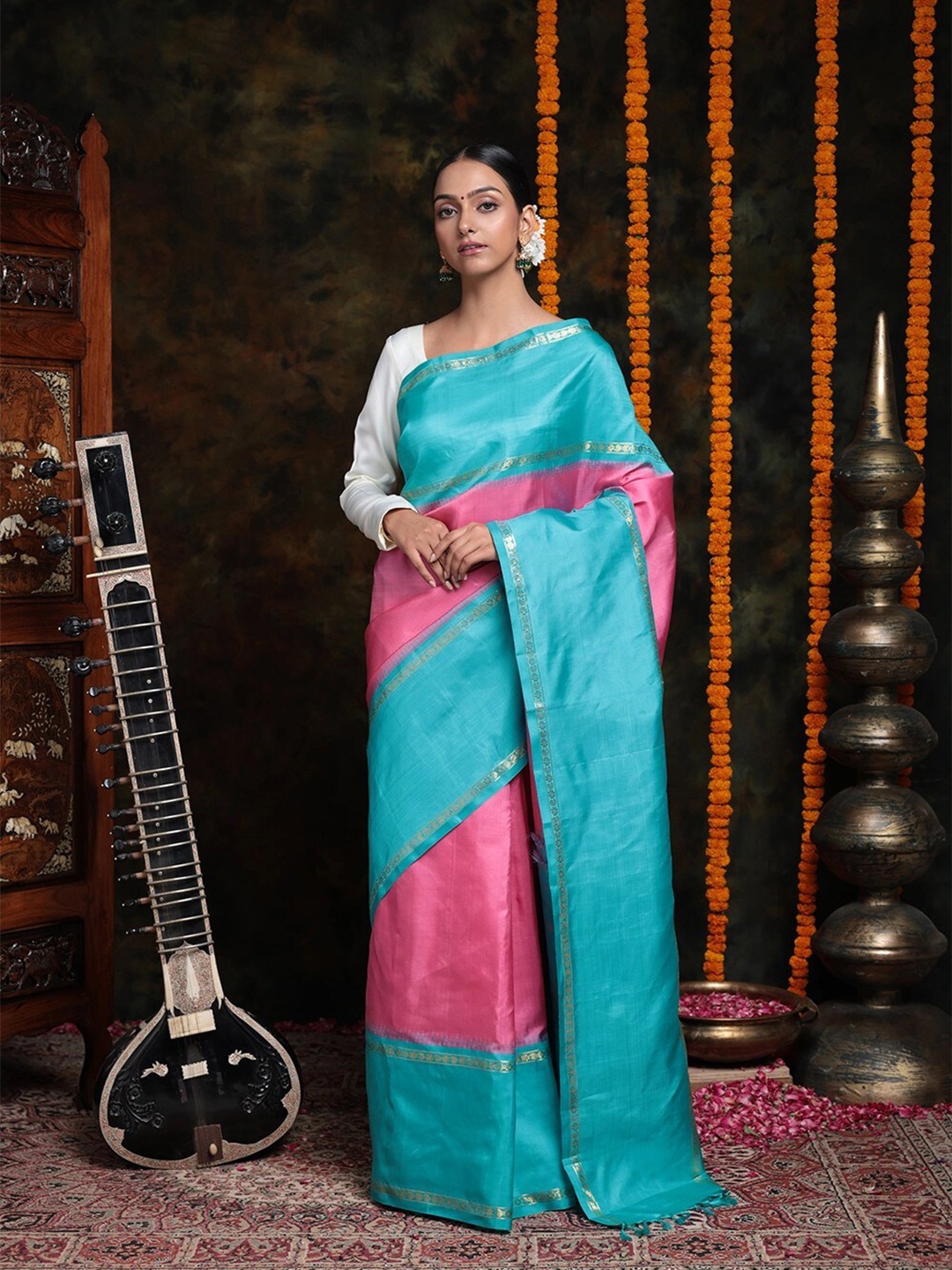 

Sutra Art of Clothing Colourblocked Zari Pure Silk Kanchipattu Saree, Blue