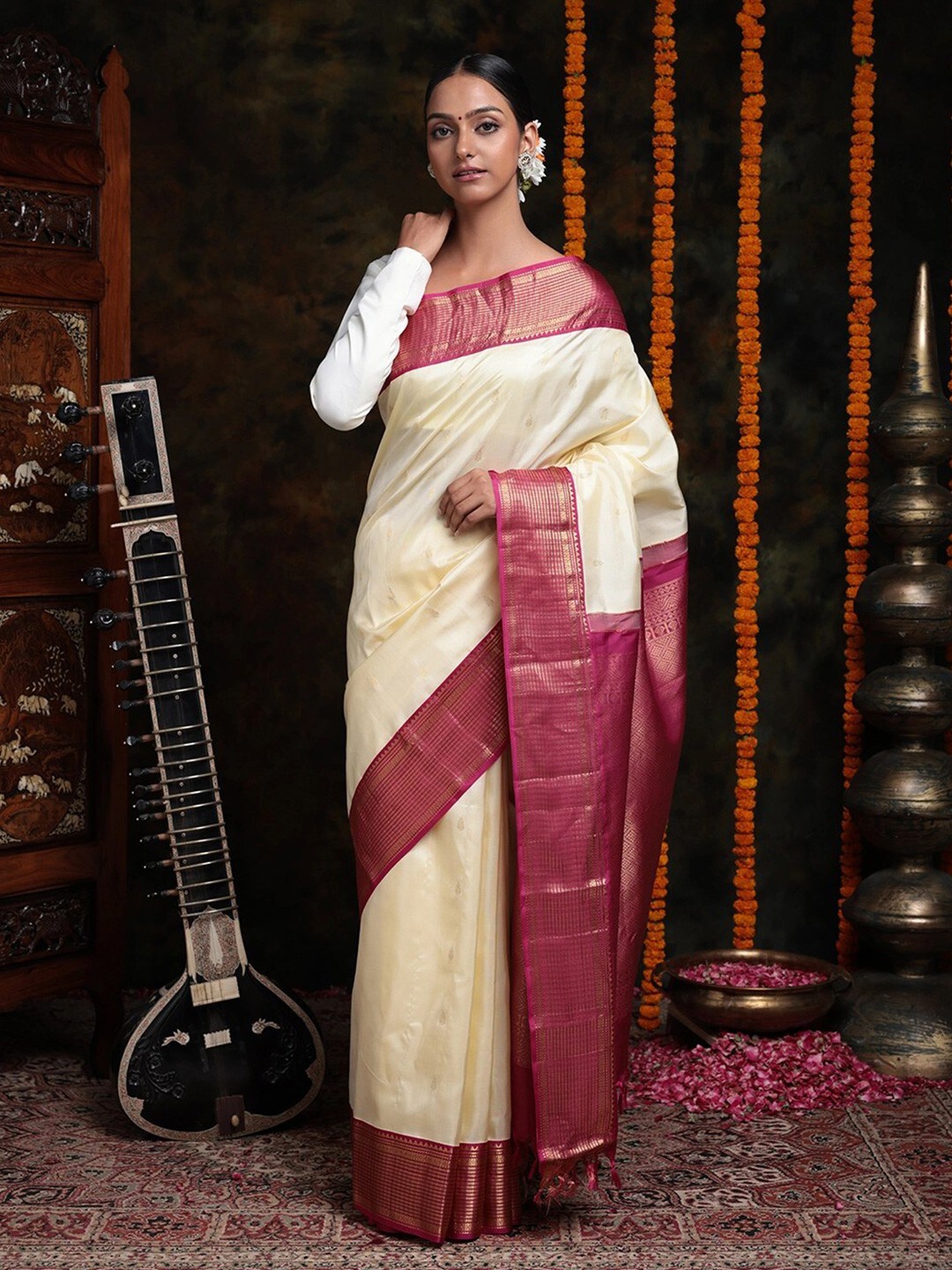 

Sutra Art of Clothing Woven Design Zari Pure Silk Kanchipattu Saree, Cream
