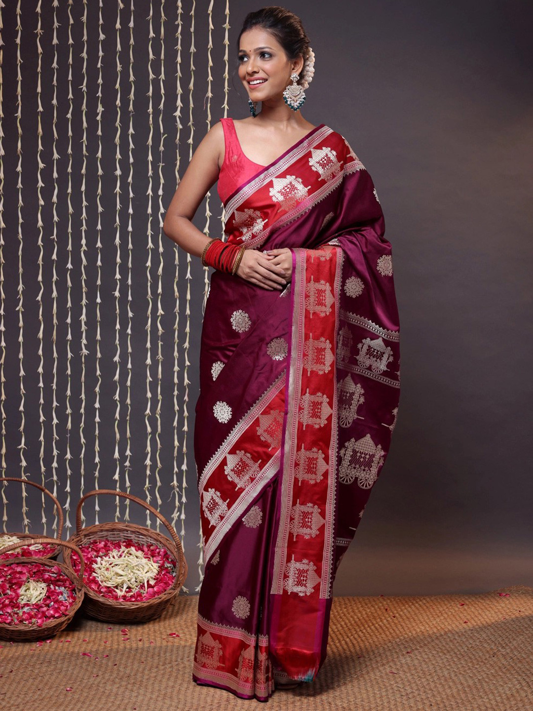 

Sutra Art of Clothing Ethnic Motifs Woven Design Zari Pure Silk Saree, Red
