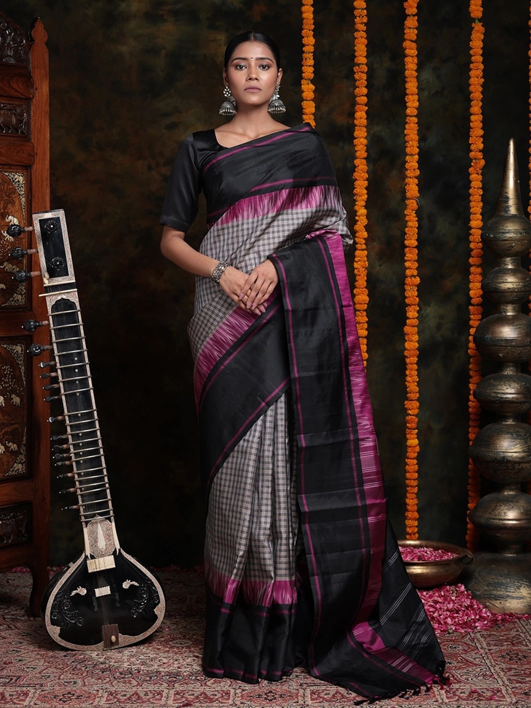 

Sutra Art of Clothing Checked Pure Silk Saree, Black