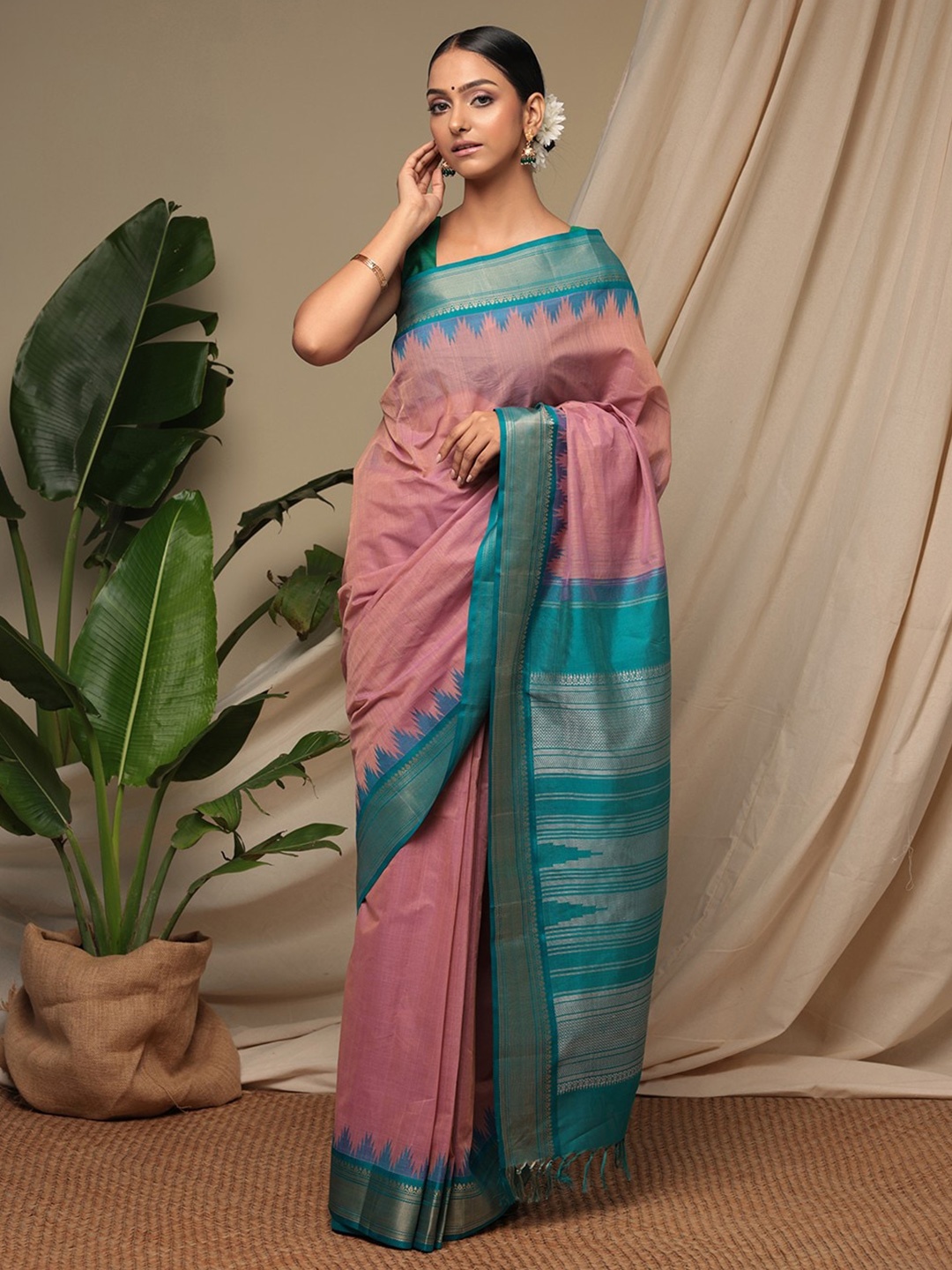 

Sutra Art of Clothing Zari Pure Cotton Saree, Pink