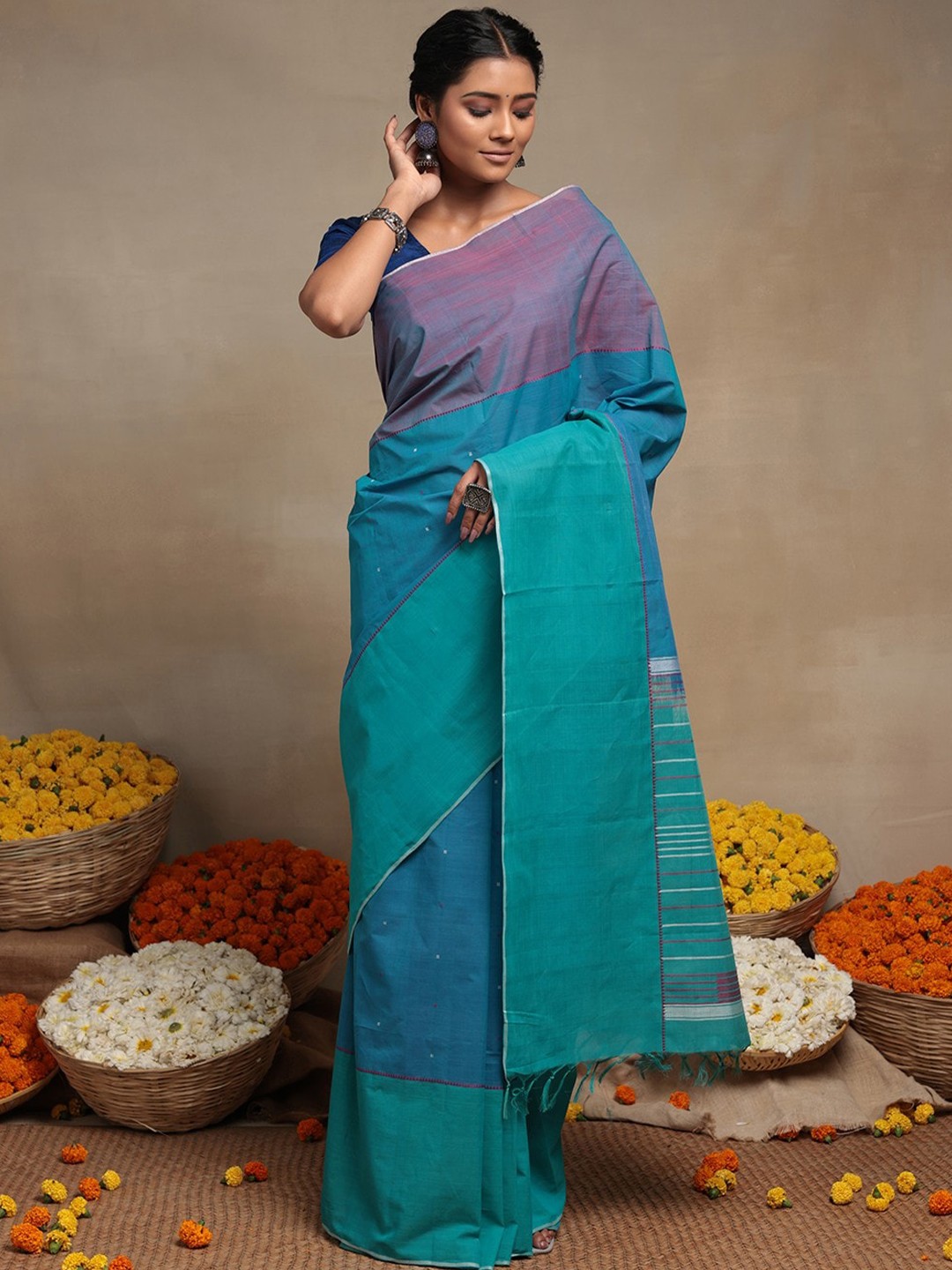 

Sutra Art of Clothing Ethnic Motifs Woven Design Pure Cotton Saree, Blue