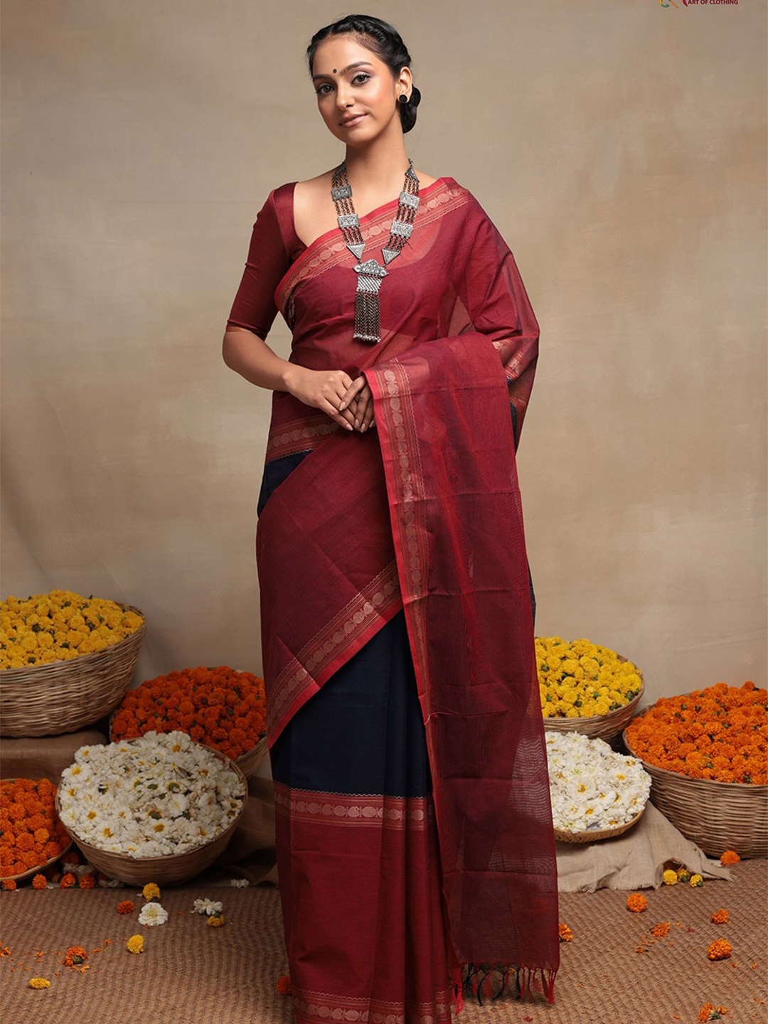 

Sutra Art of Clothing Ethnic Motifs Woven Design Pure Cotton Saree, Blue