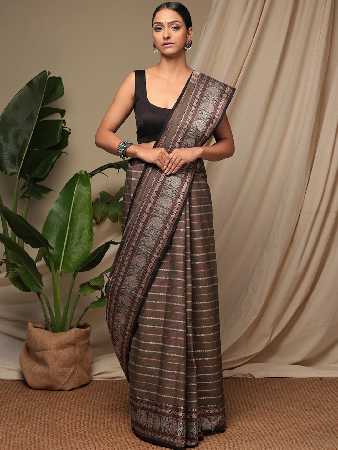 

Sutra Art of Clothing Striped Woven Design Pure Cotton Saree, Grey