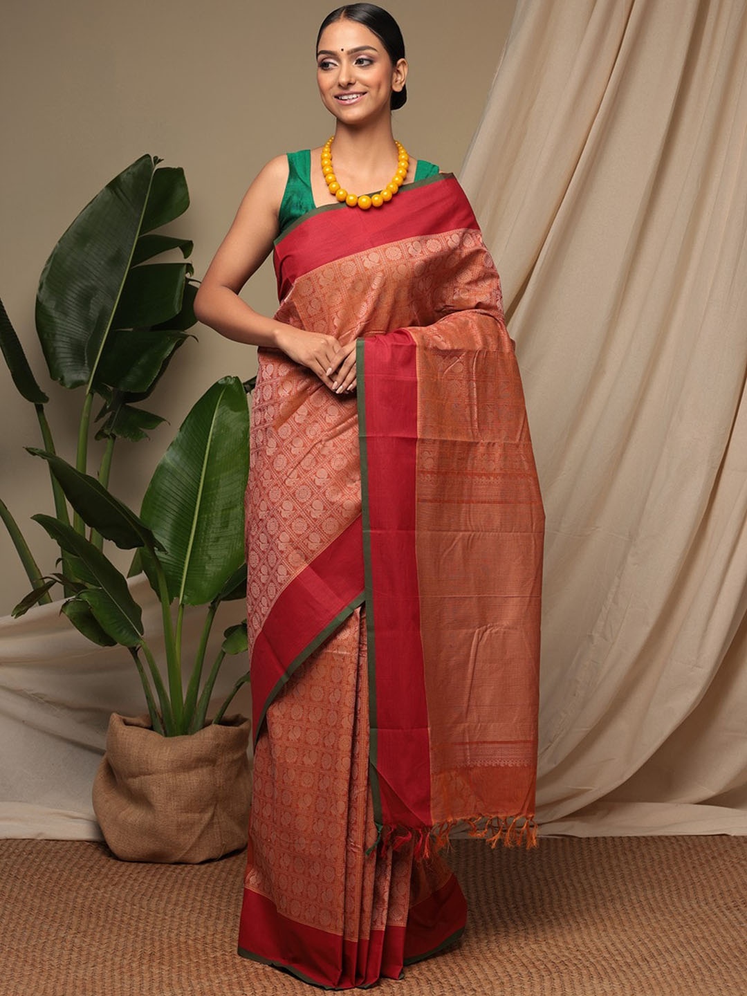 

Sutra Art of Clothing Ethnic Motifs Woven Design Pure Cotton Saree, Red