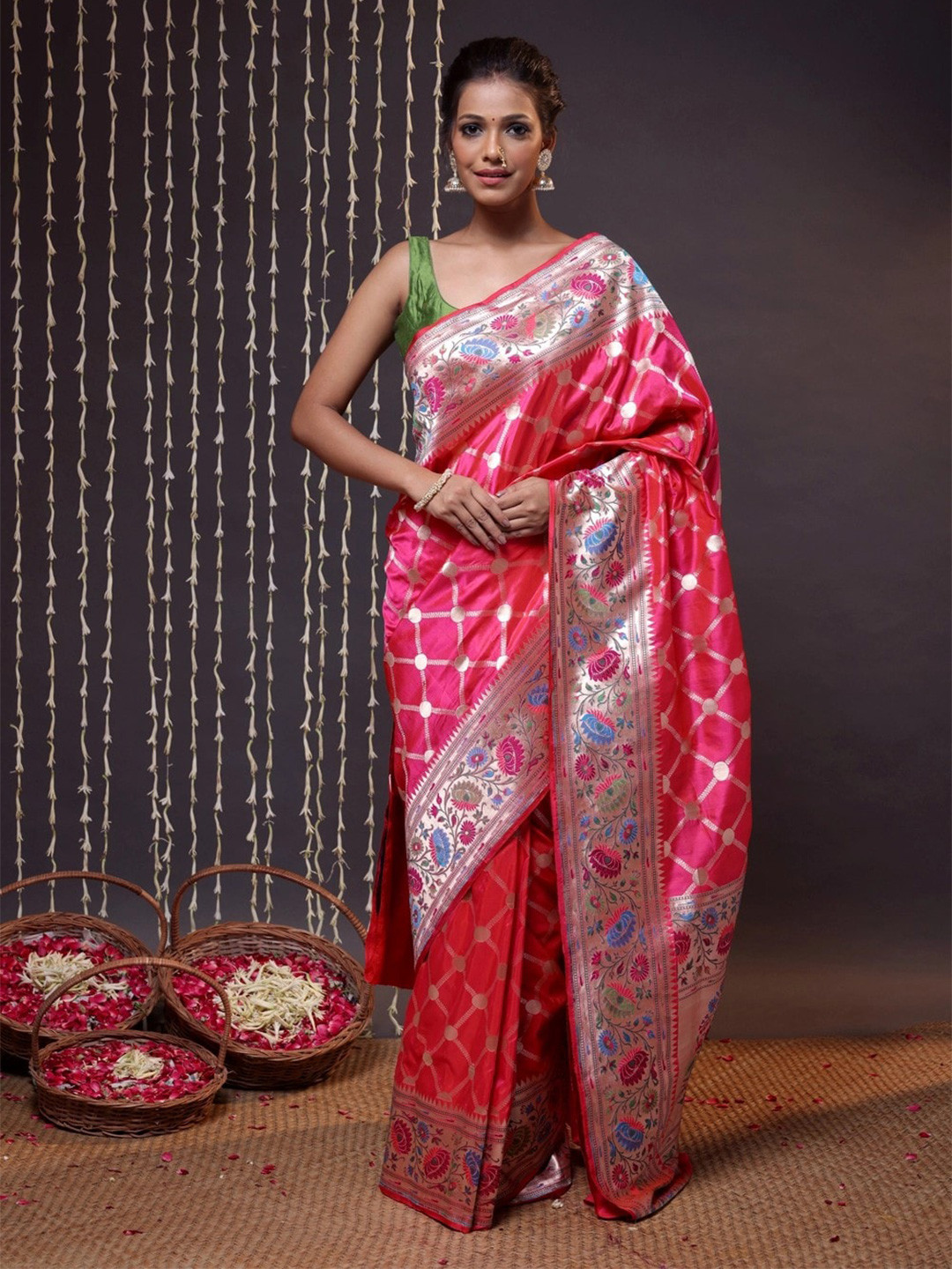 

Sutra Art of Clothing Ethnic Motifs Woven Design Zari Pure Silk Saree, Magenta