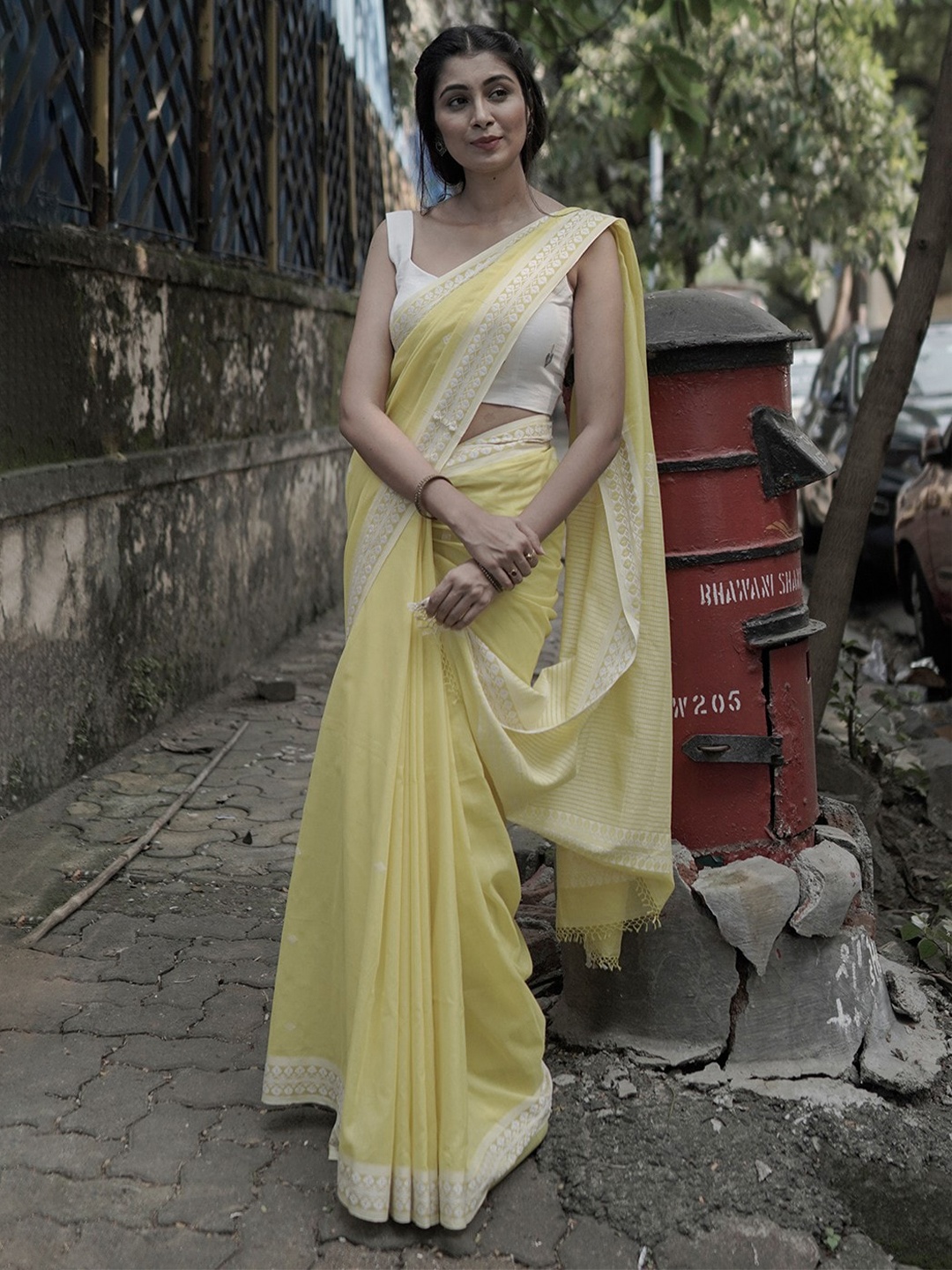 

Sutra Art of Clothing Ethnic Motifs Pure Cotton Saree, Yellow