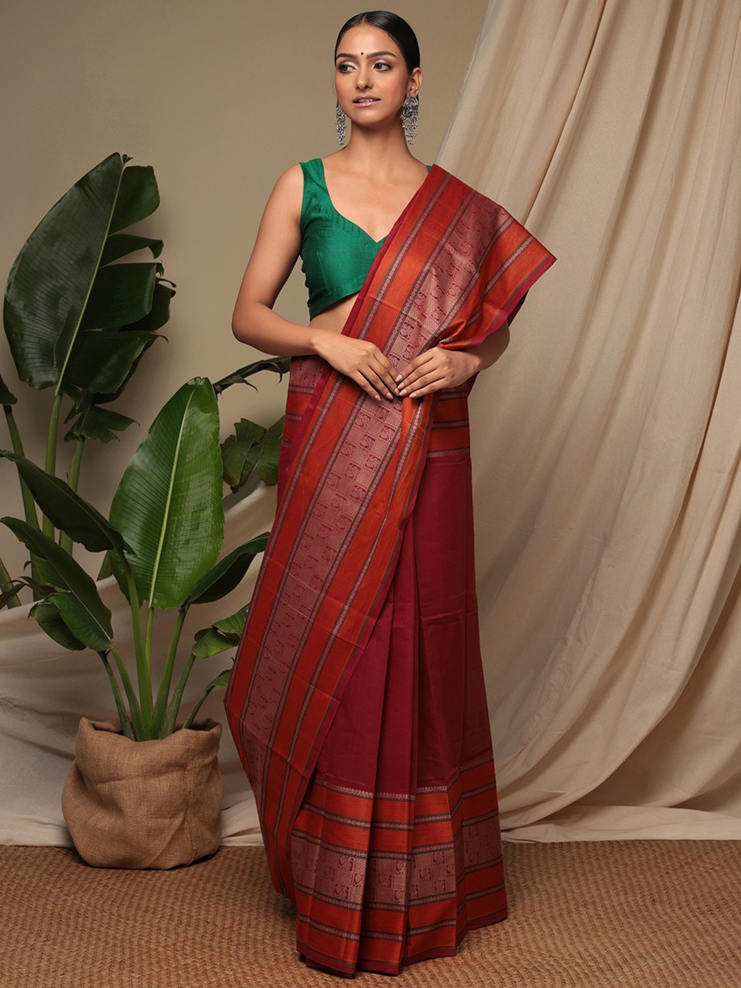 

Sutra Art of Clothing Woven Design Pure Cotton Saree, Red