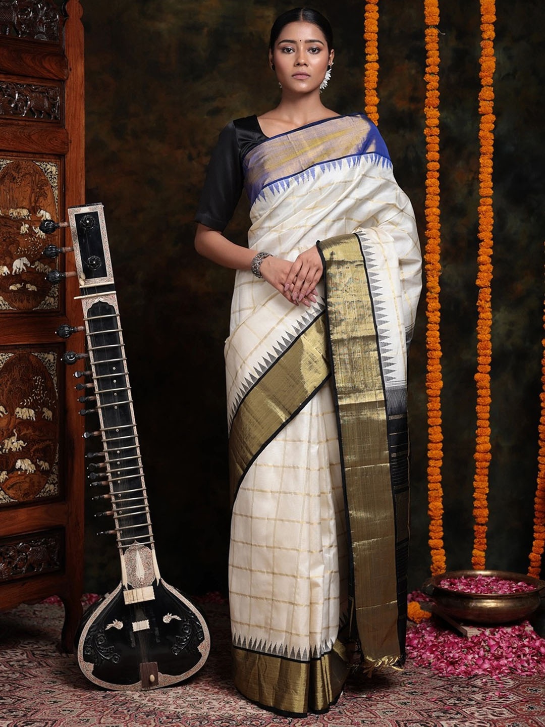 

Sutra Art of Clothing Ethnic Motifs Woven Design Zari Pure Silk Saree, Cream