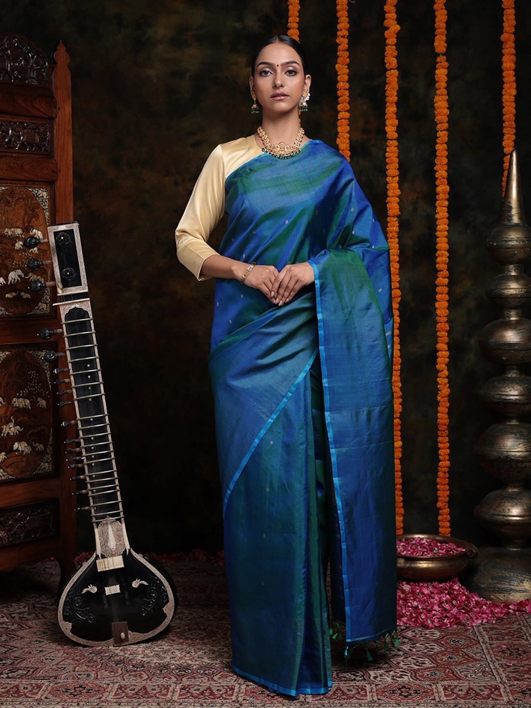 

Sutra Art of Clothing Ethnic Motifs Woven Design Zari Pure Silk Saree, Blue