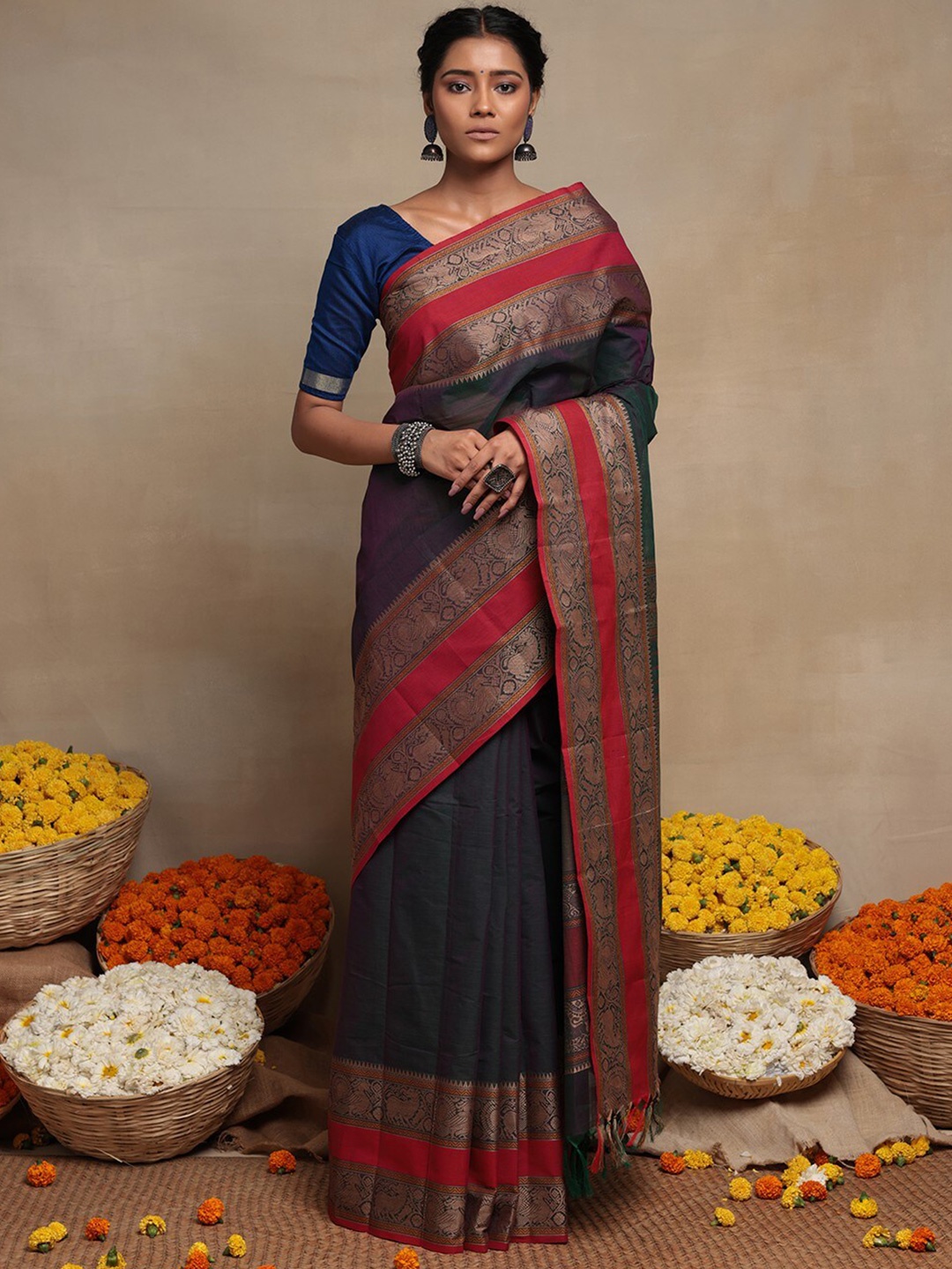 

Sutra Art of Clothing Woven Design Pure Cotton Saree, Green