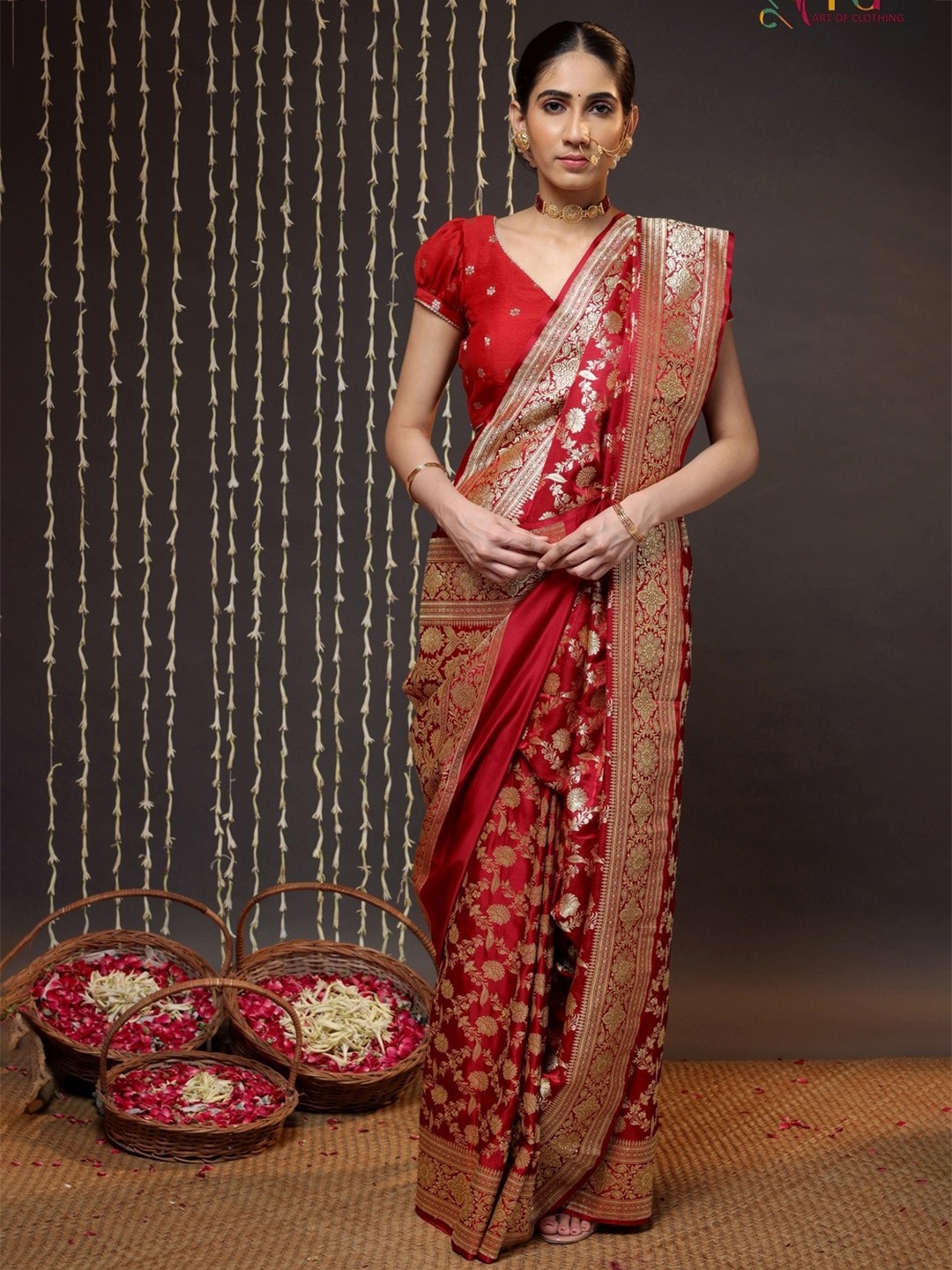 

Sutra Art of Clothing Ethnic Motifs Woven Design Zari Pure Silk Saree, Red