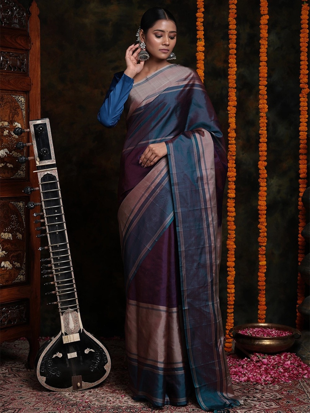 

Sutra Art of Clothing Colourblocked Pure Silk Saree, Blue