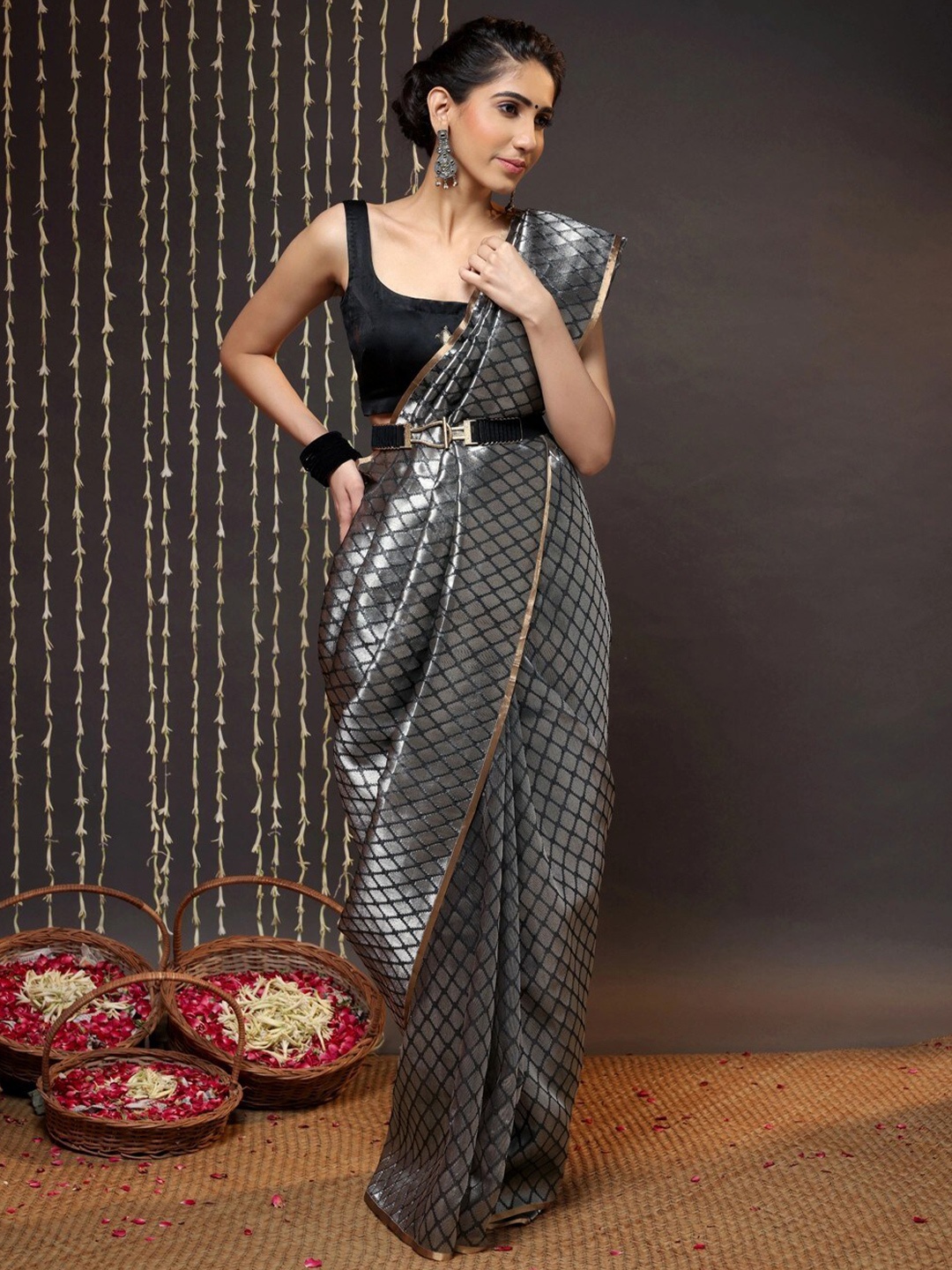 

Sutra Art of Clothing Woven Design Zari Pure Silk Saree, Black