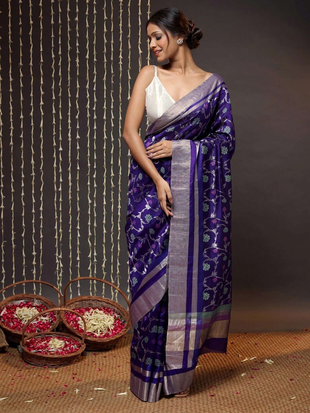 

Sutra Art of Clothing Woven Design Pure Silk Saree, Violet
