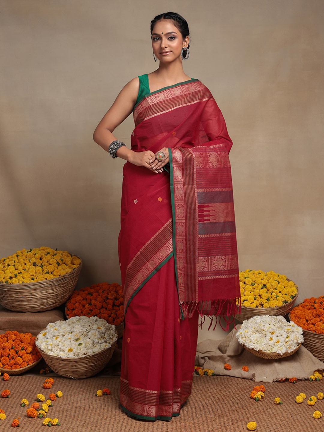 

Sutra Art of Clothing Ethnic Motifs Woven Design Pure Cotton Saree, Magenta