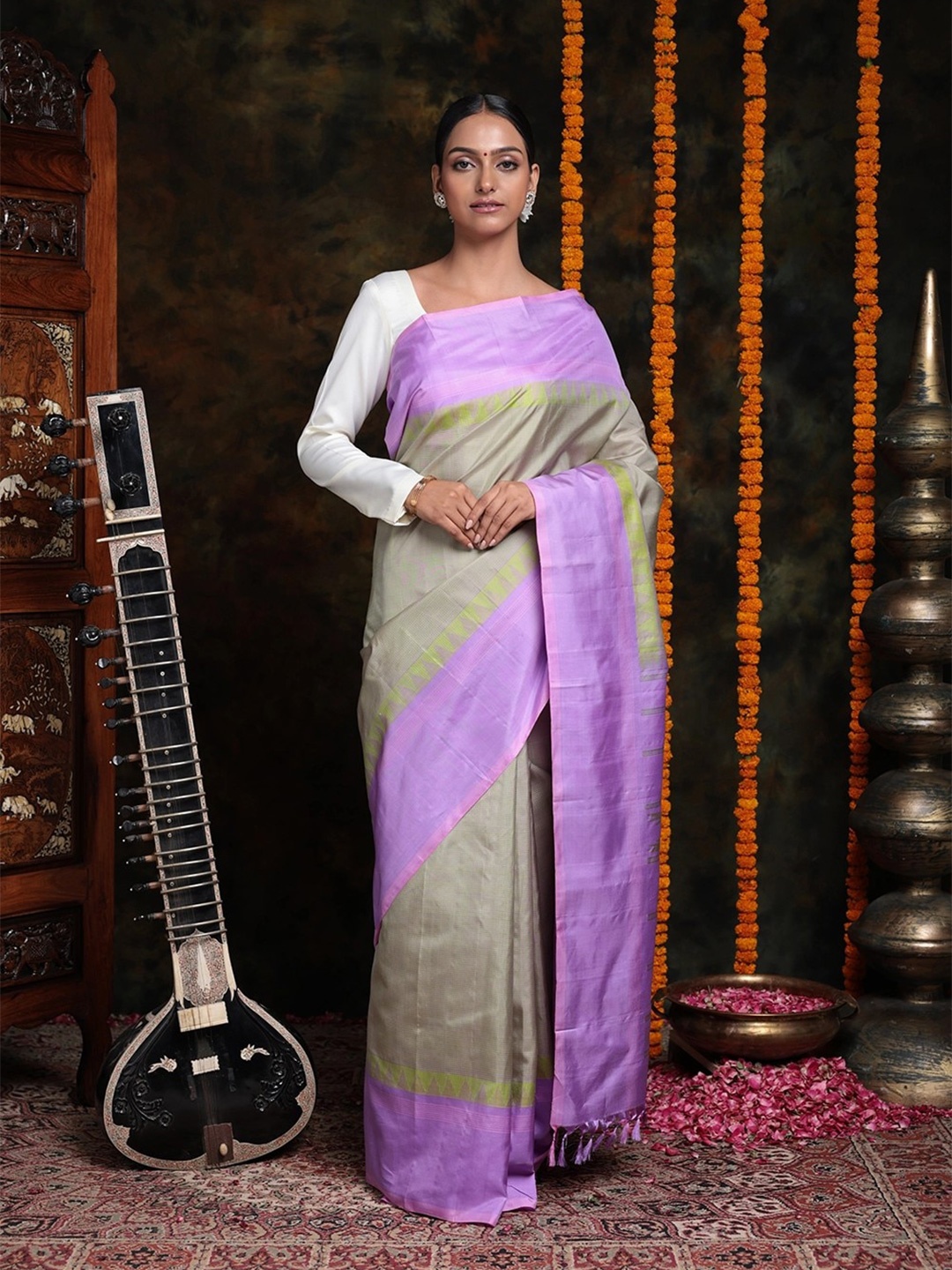 

Sutra Art of Clothing Pure Silk Saree, Green