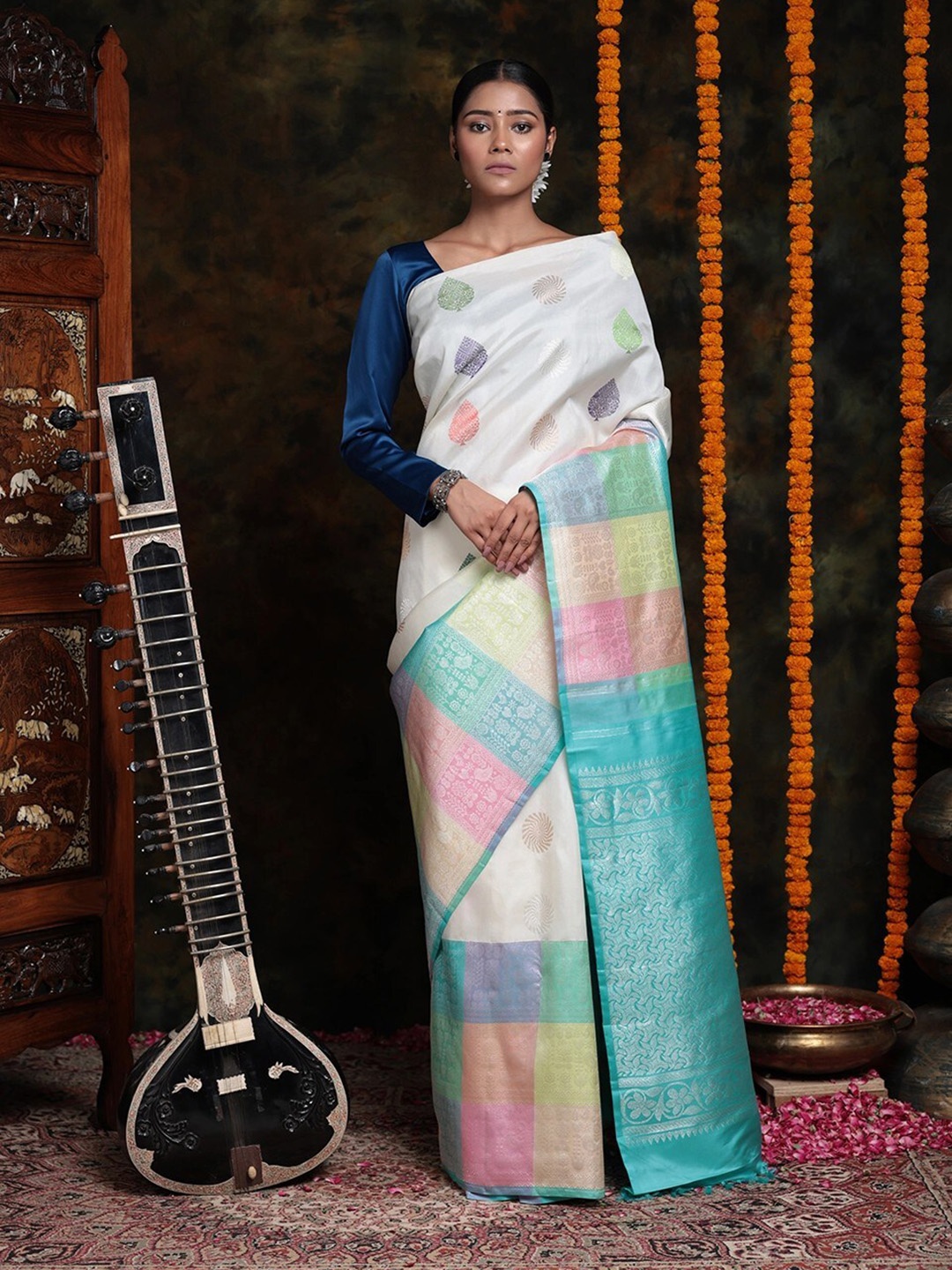 

Sutra Art of Clothing Ethnic Motifs Zari Pure Silk Kanjeevaram Saree, Blue