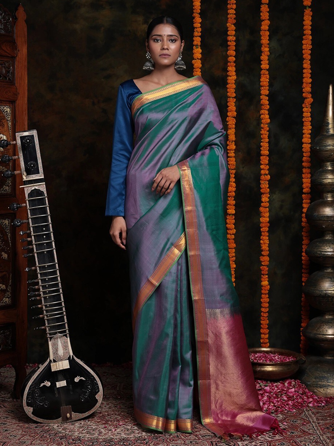 

Sutra Art of Clothing Woven Design Zari Pure Silk Saree, Green