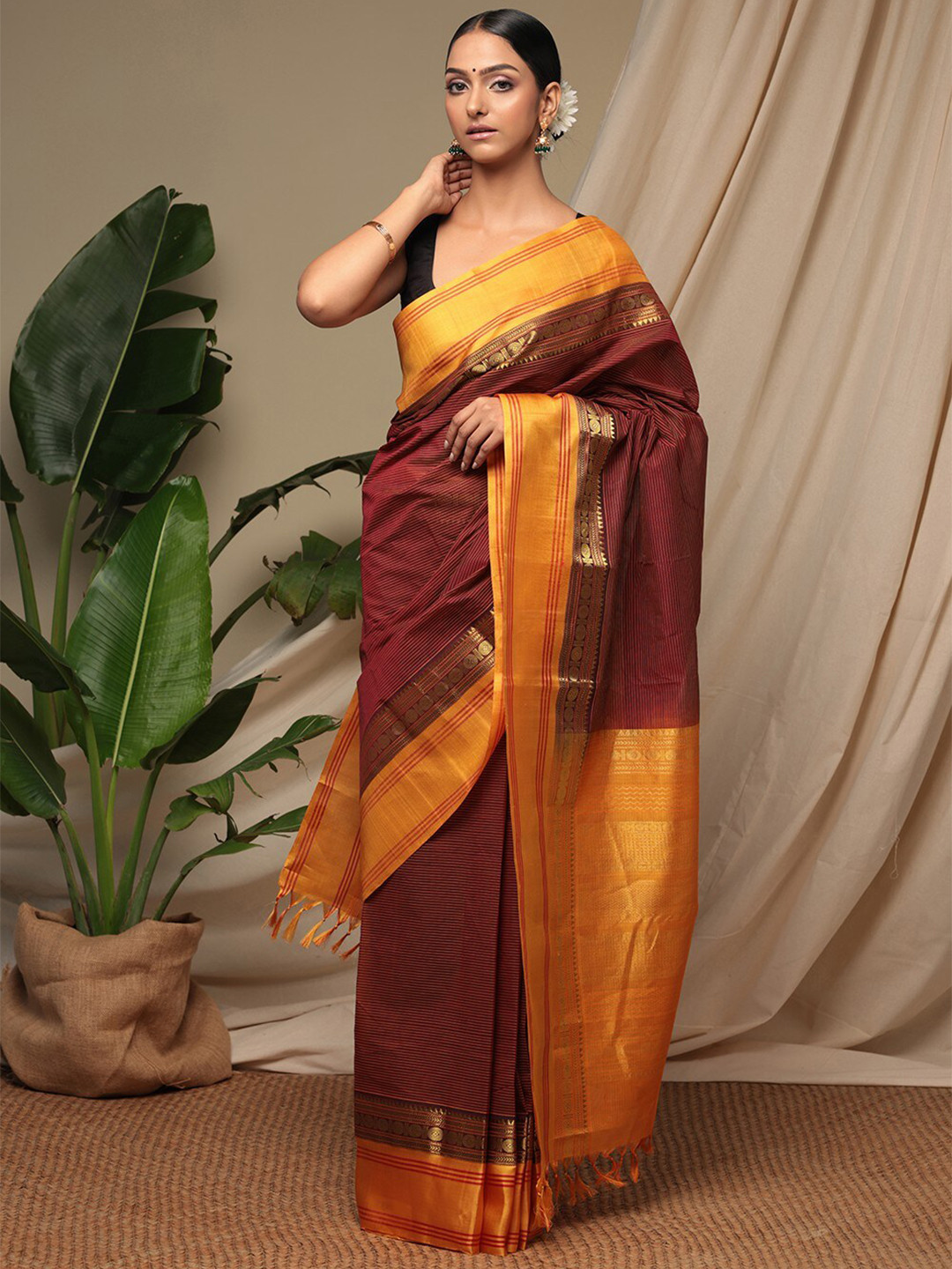 

Sutra Art of Clothing Woven Design Pure Cotton Saree, Red