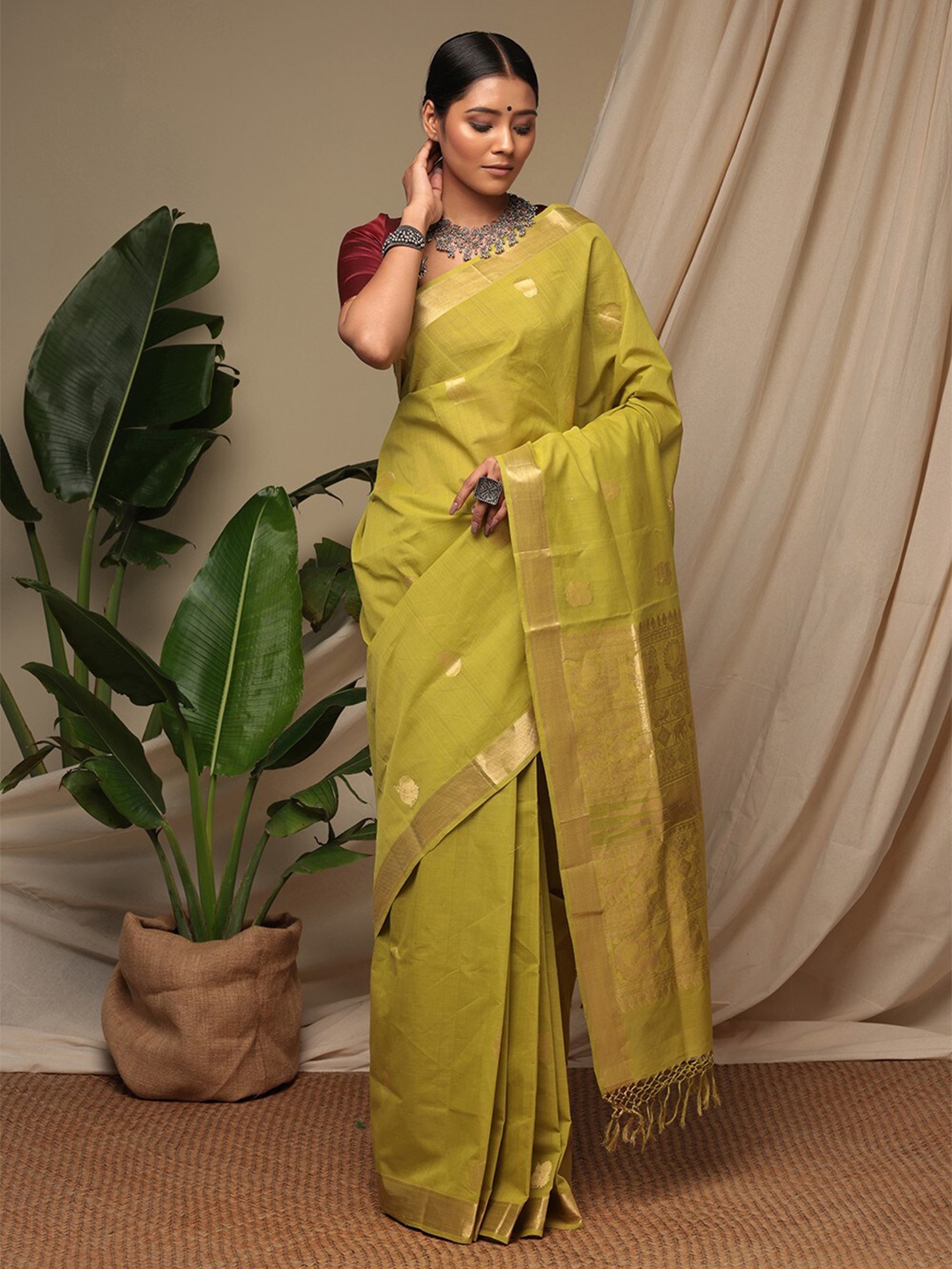 

Sutra Art of Clothing Woven Design Zari Pure Cotton Kanchi Saree, Green