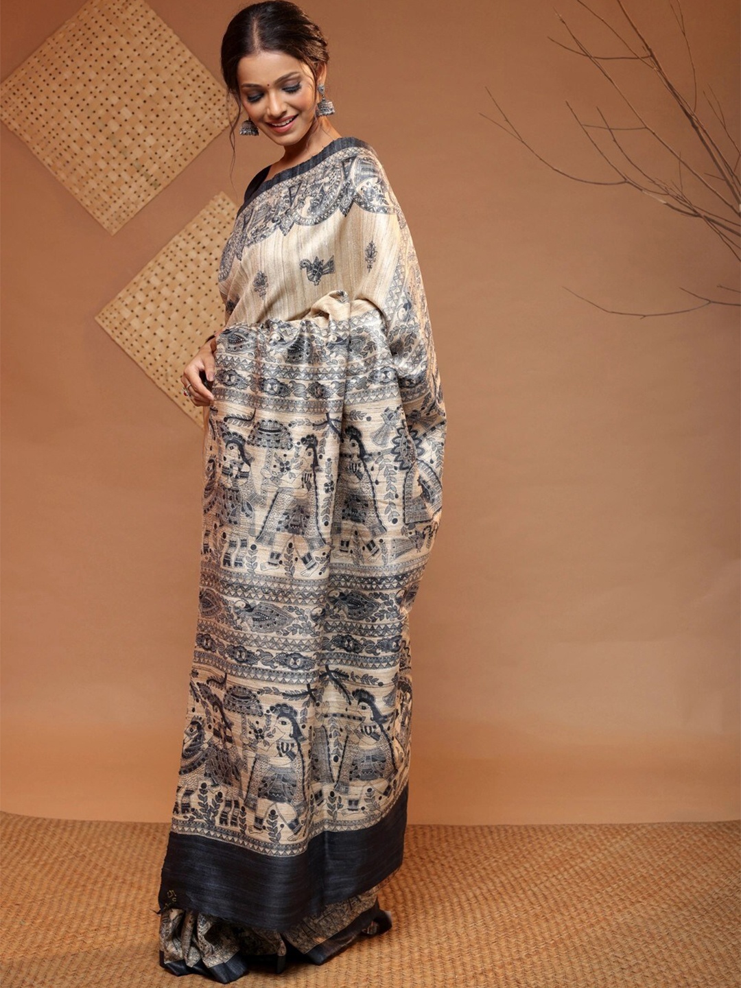 

Sutra Art of Clothing Ethnic Motifs Pure Silk Saree, Black