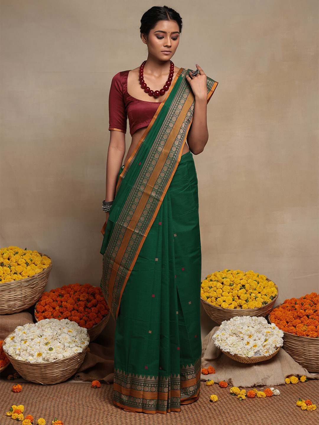 

Sutra Art of Clothing Woven Design Pure Cotton Saree, Green