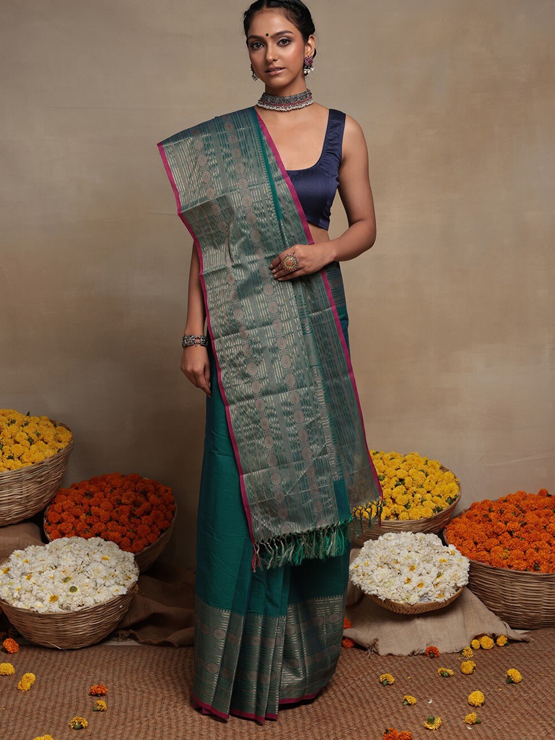 

Sutra Art of Clothing Zari Pure Cotton Saree, Green