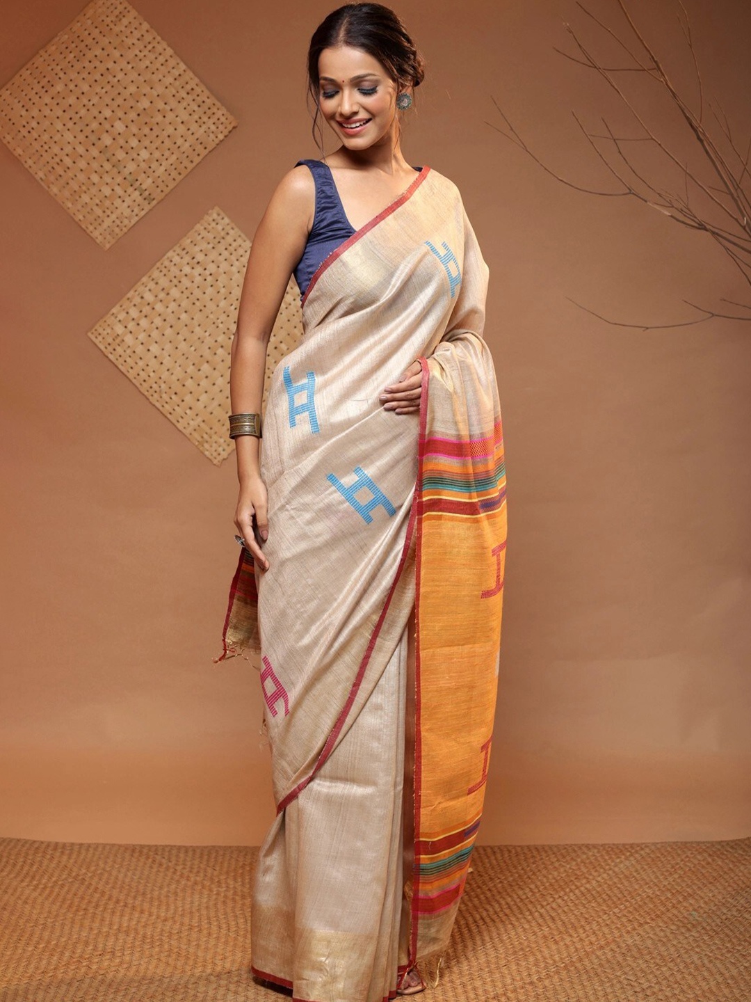

Sutra Art of Clothing Geometric Woven Design Pure Silk Saree, Beige
