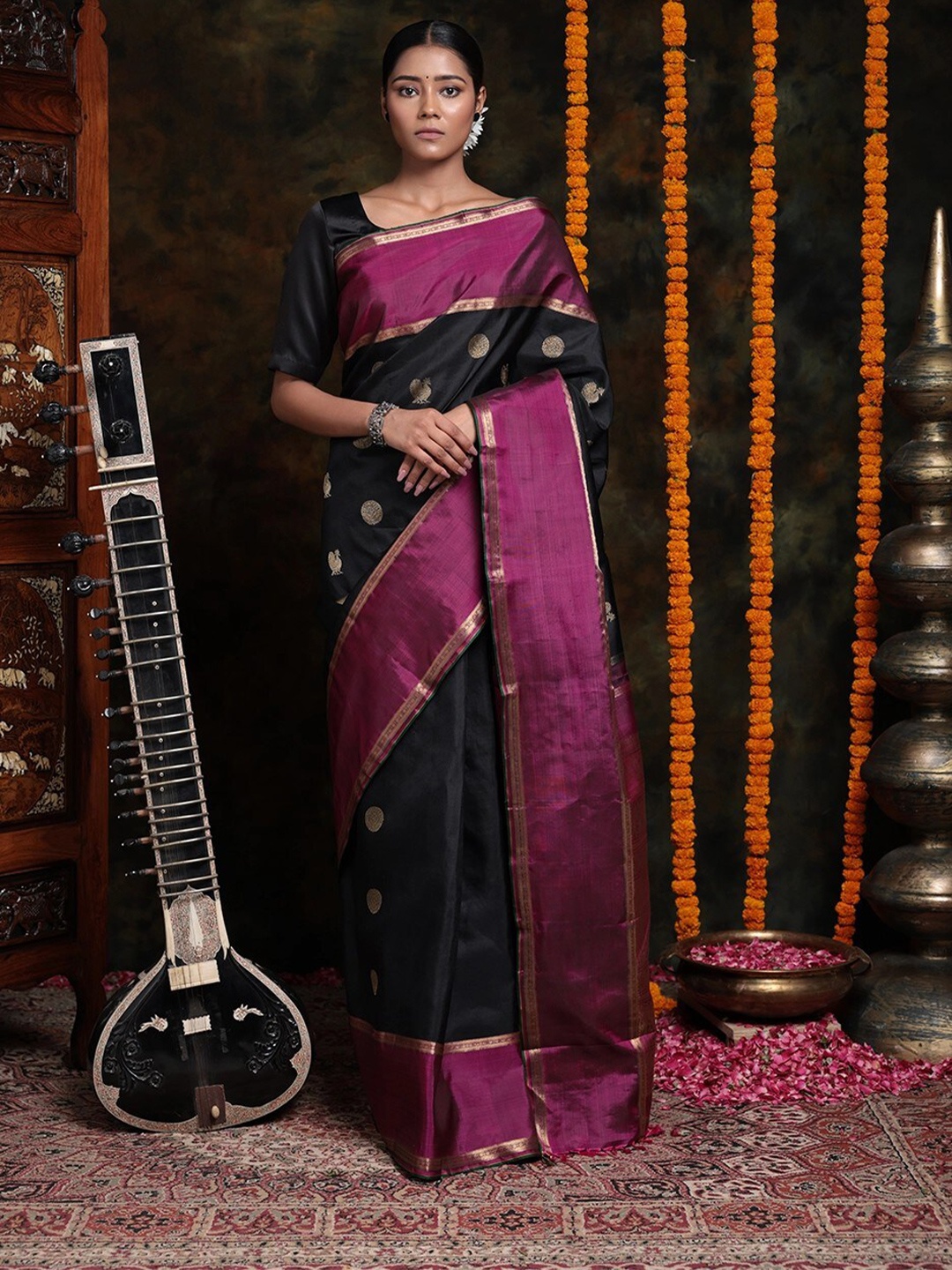 

Sutra Art of Clothing Woven Design Zari Pure Silk Saree, Black