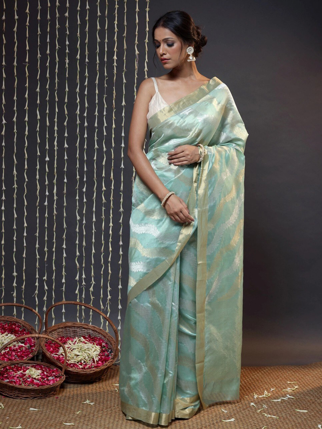 

Sutra Art of Clothing Woven Design Zari Pure Silk Saree, Green