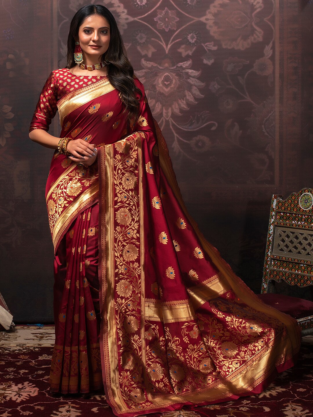 

Lilots Floral Woven Design Zari Kota Saree, Red