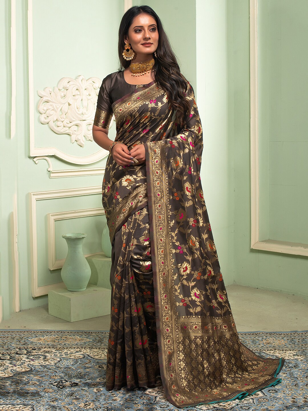 

Lilots Floral Woven Design Zari Kota Saree, Grey