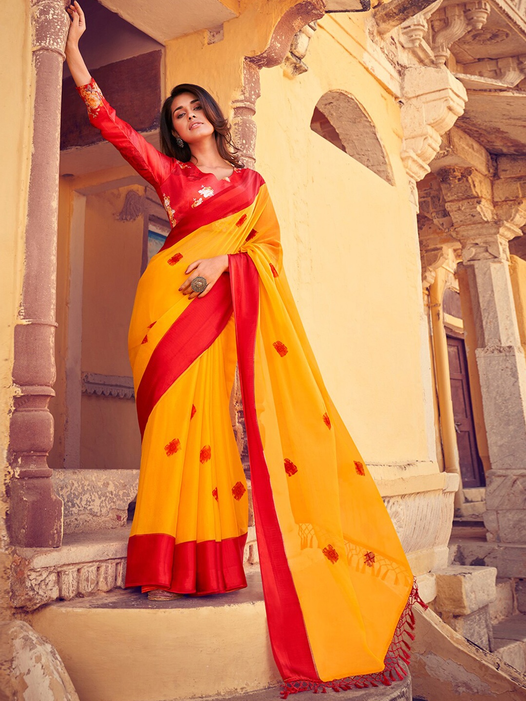 

KALINI Ethnic Motifs Printed Saree, Yellow