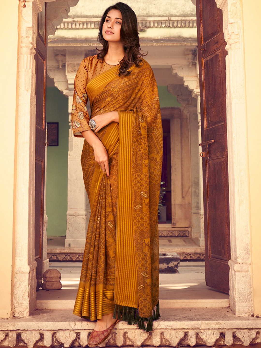 

KALINI Ethnic Motifs Printed Saree, Brown
