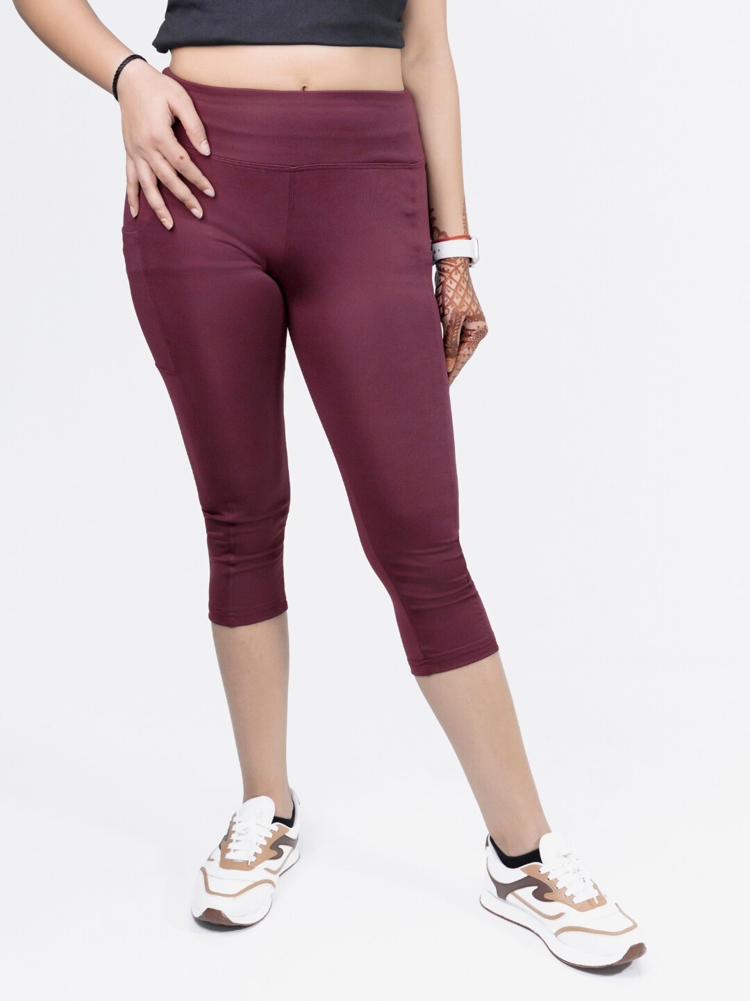 

FLURR Skinny Fit Moisture Wicking High-Rise Capris, Maroon