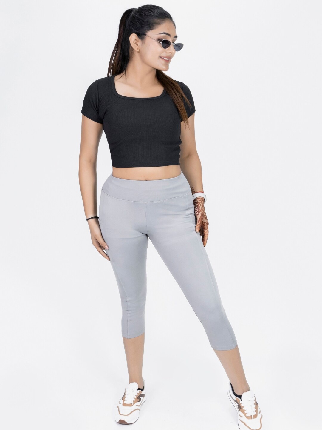 

FLURR Skinny Fit Moisture Wicking High-Rise Capris, Grey