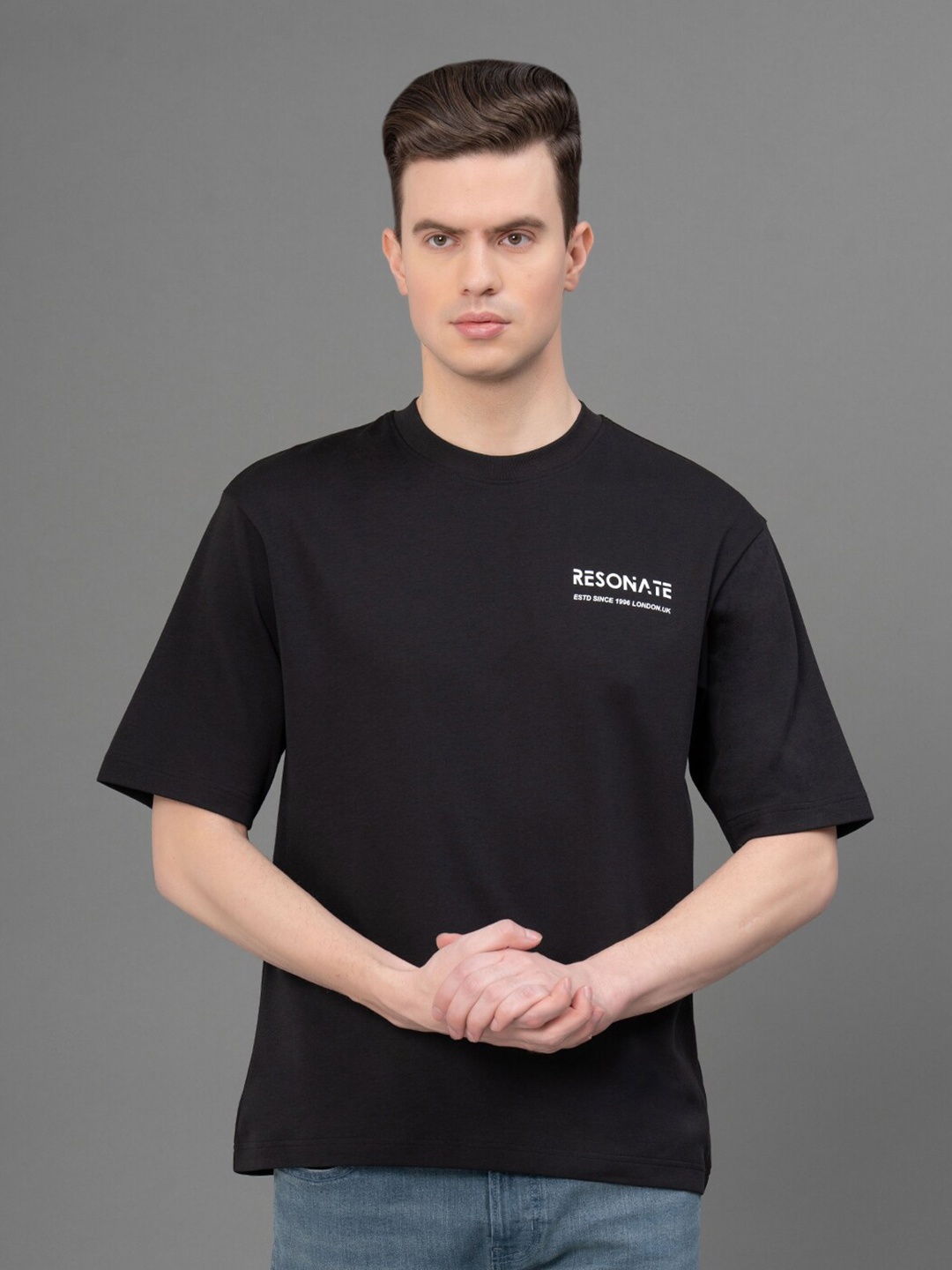 

Red Tape Typography Printed Drop-Shoulder Sleeves Antimicrobial T-shirt, Black